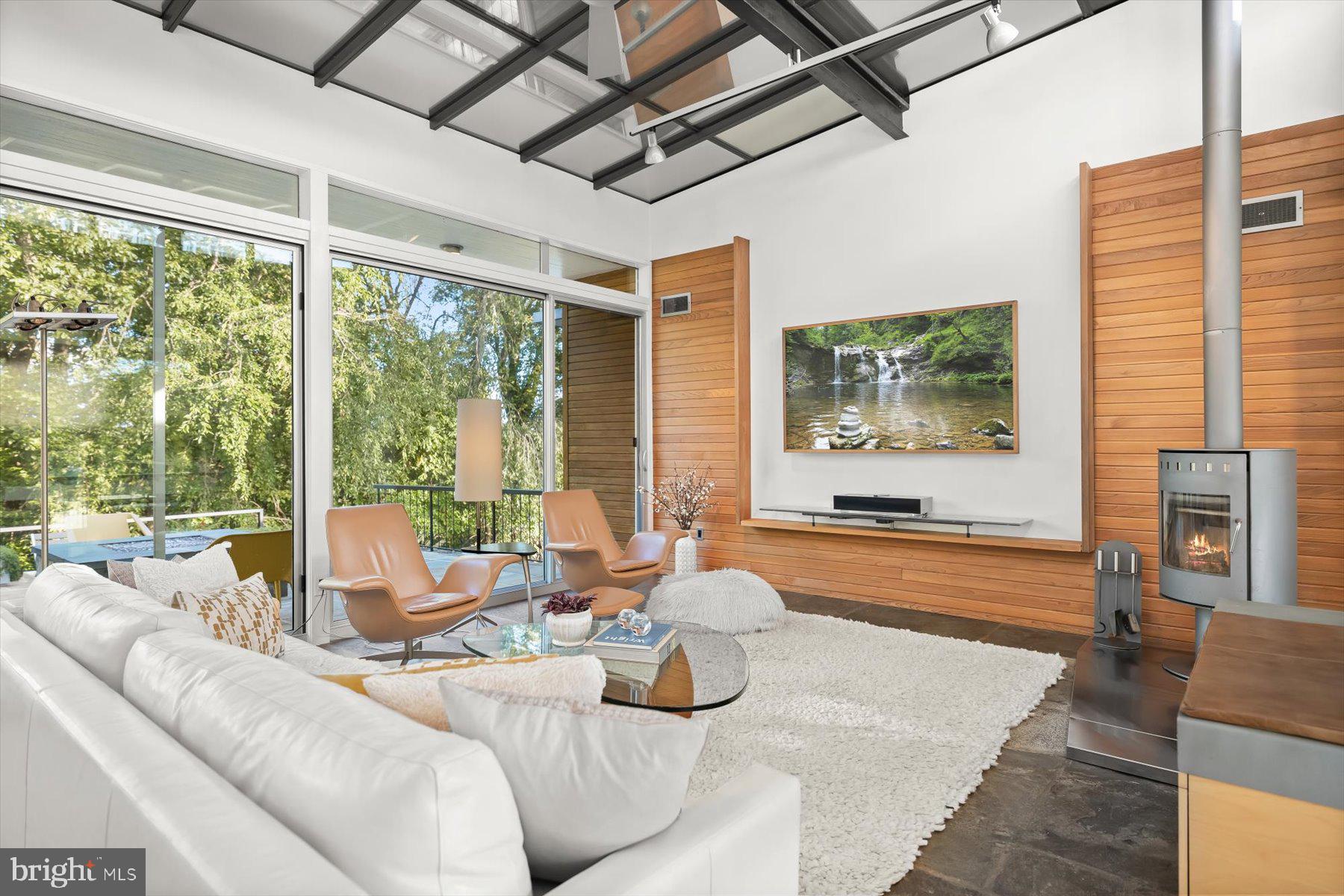 2533 N RIDGEVIEW ROAD