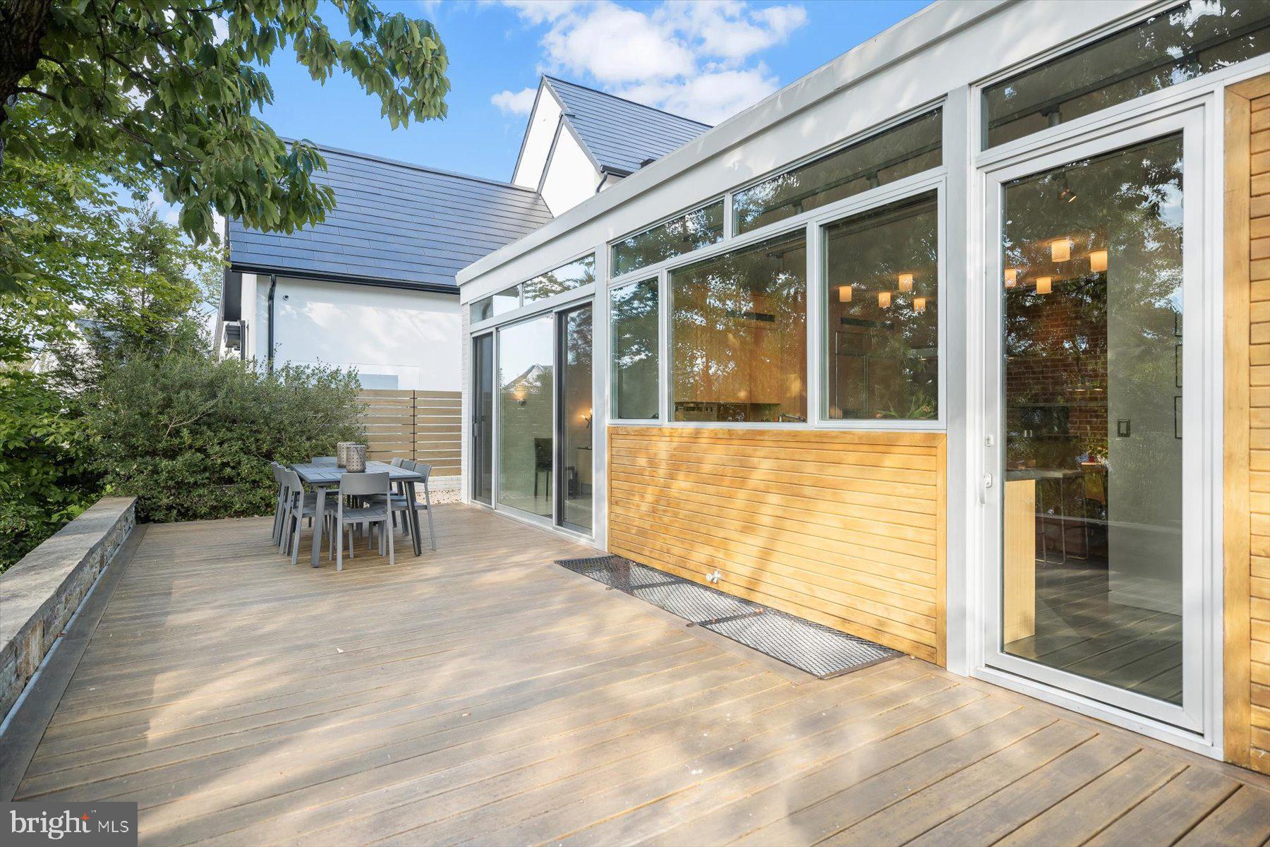 2533 N RIDGEVIEW ROAD