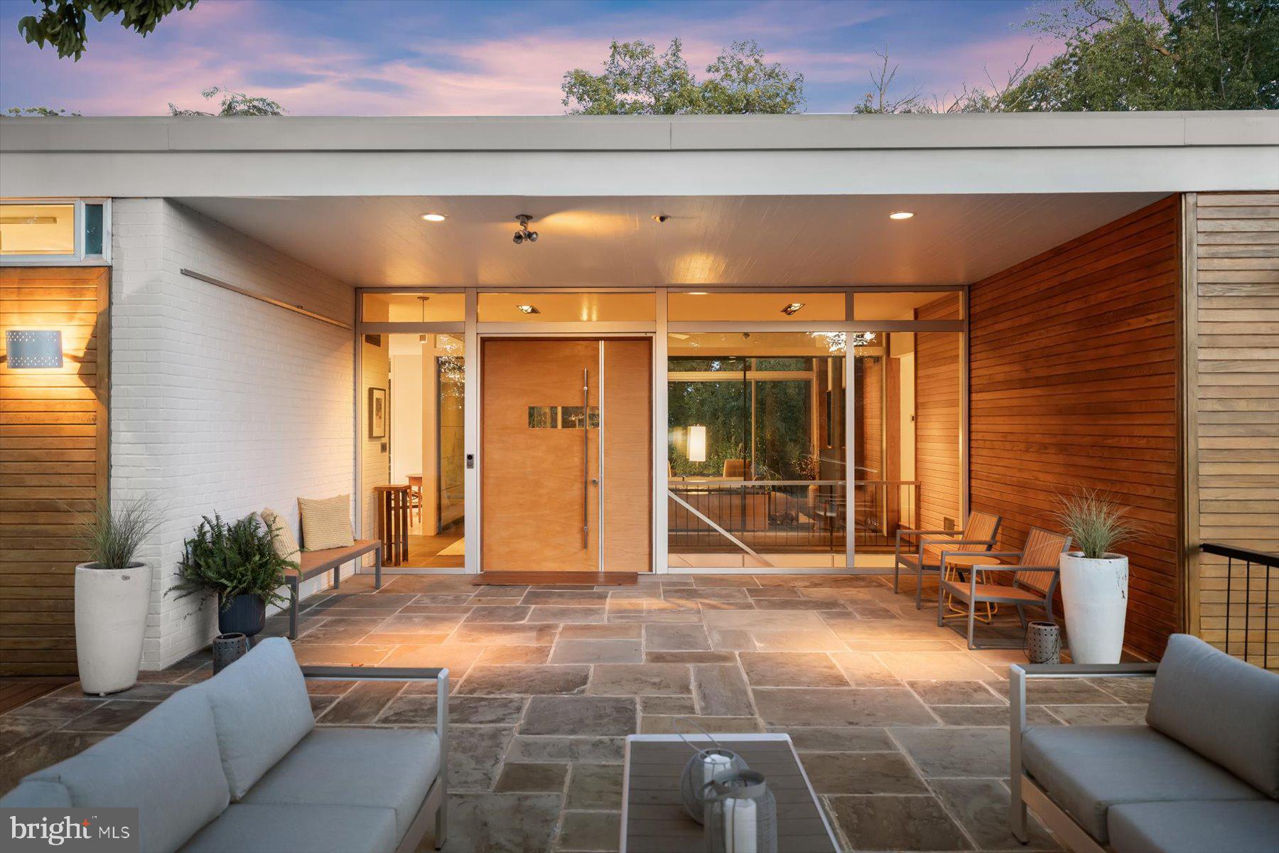 2533 N RIDGEVIEW ROAD