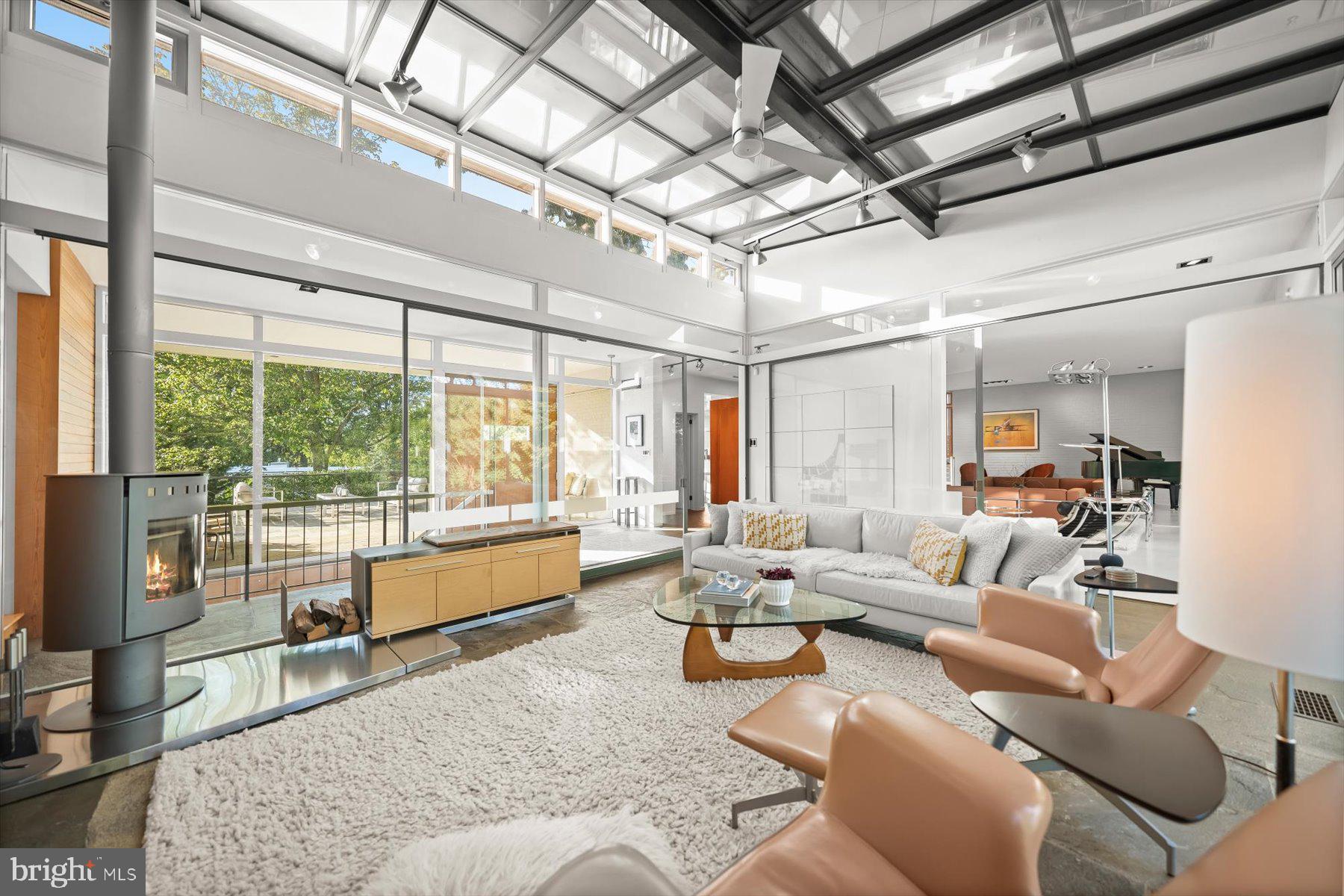 2533 N RIDGEVIEW ROAD