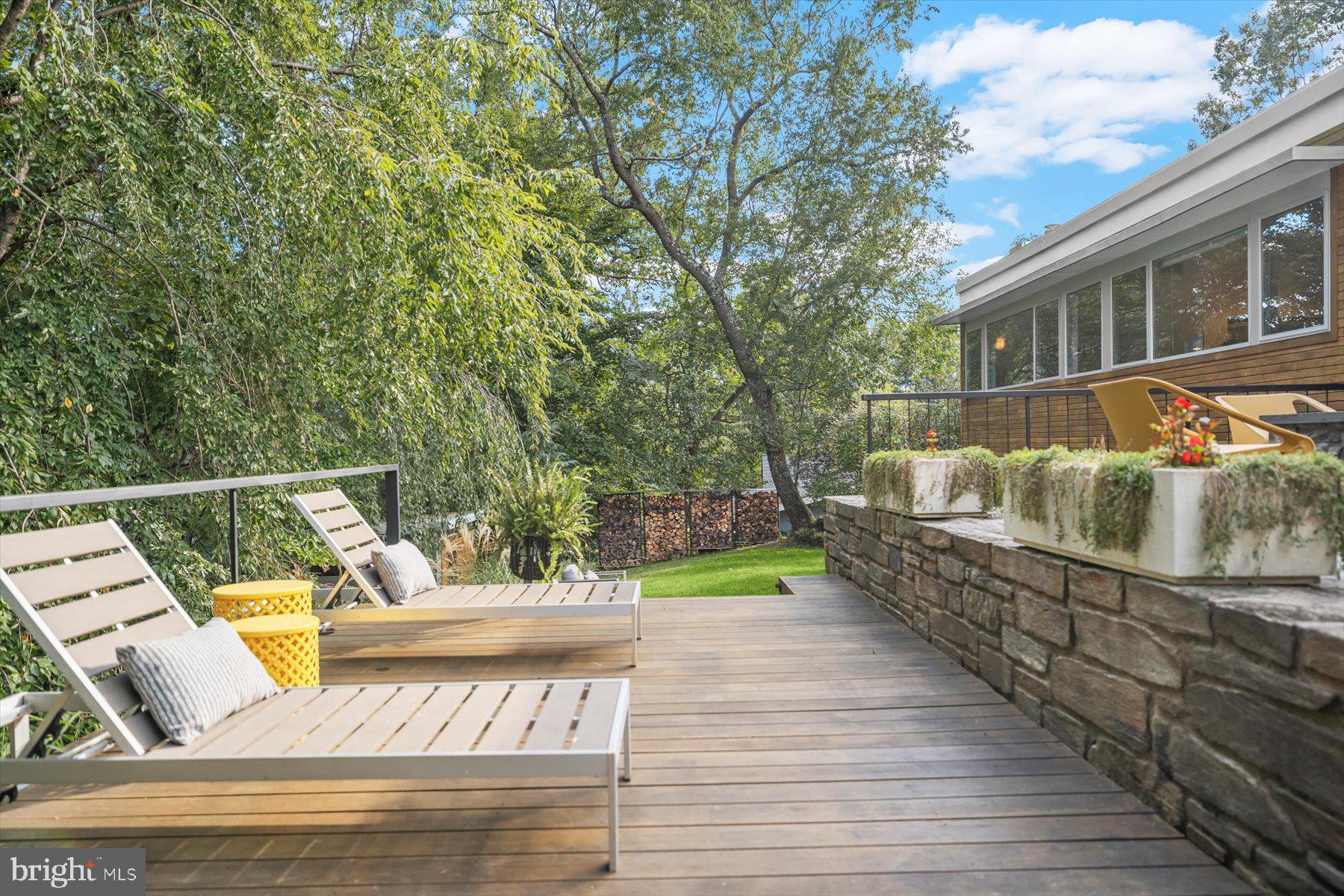 2533 N RIDGEVIEW ROAD