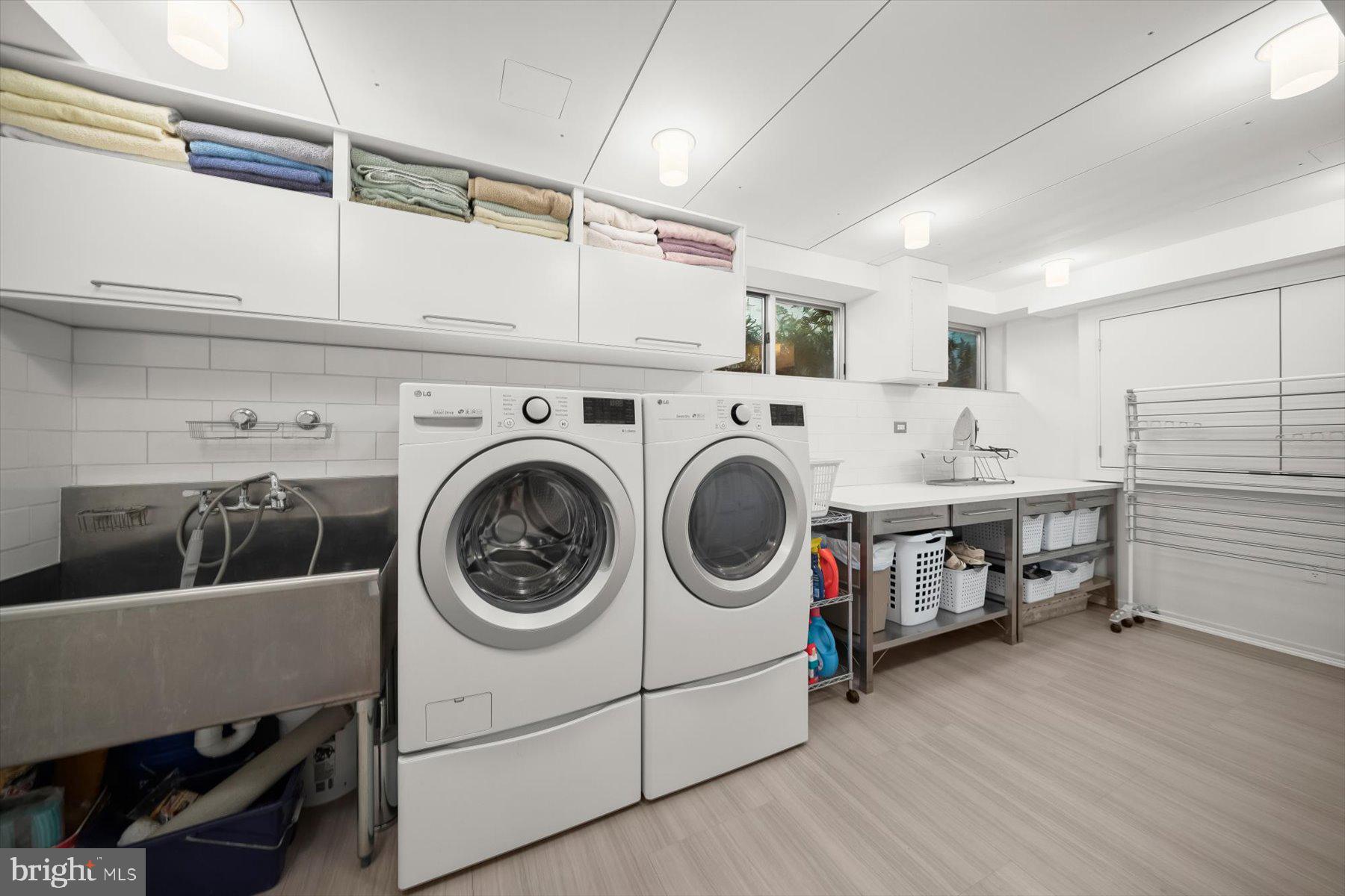 2533 N RIDGEVIEW ROAD