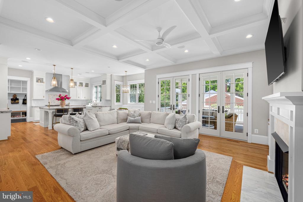3403 JOHN MARSHALL DRIVE