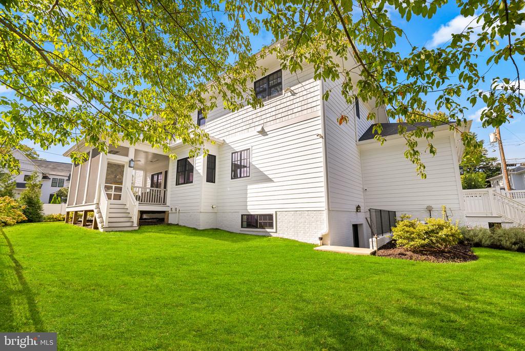 3403 JOHN MARSHALL DRIVE