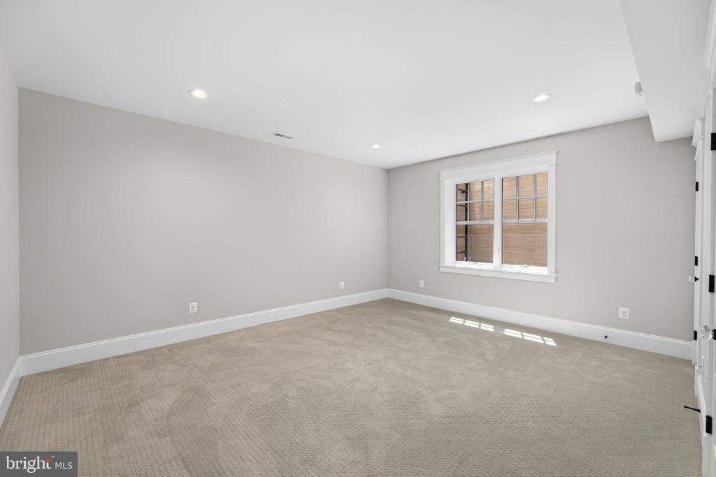 3403 JOHN MARSHALL DRIVE