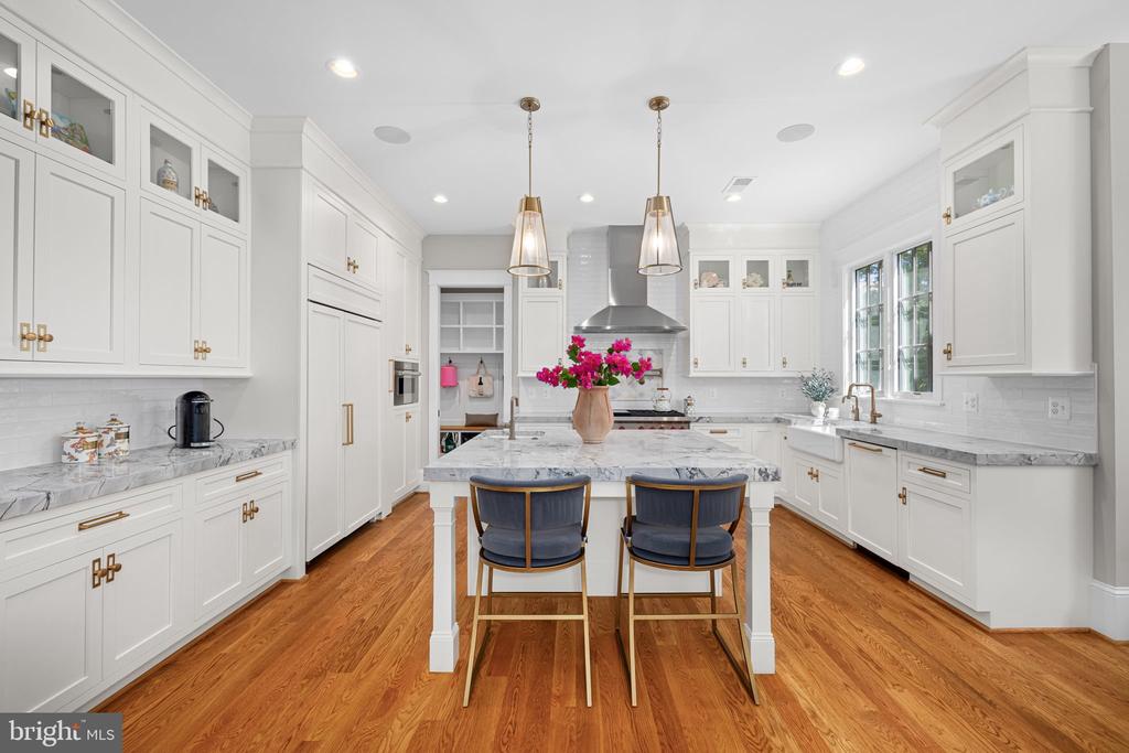 3403 JOHN MARSHALL DRIVE