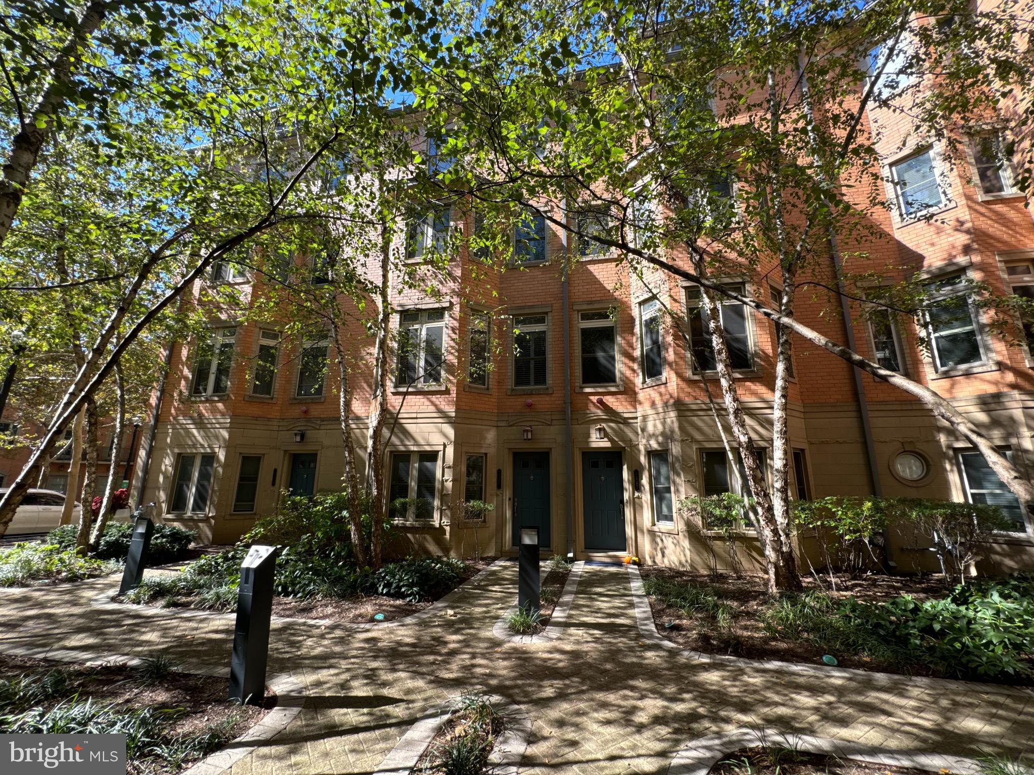 2227 12TH COURT N