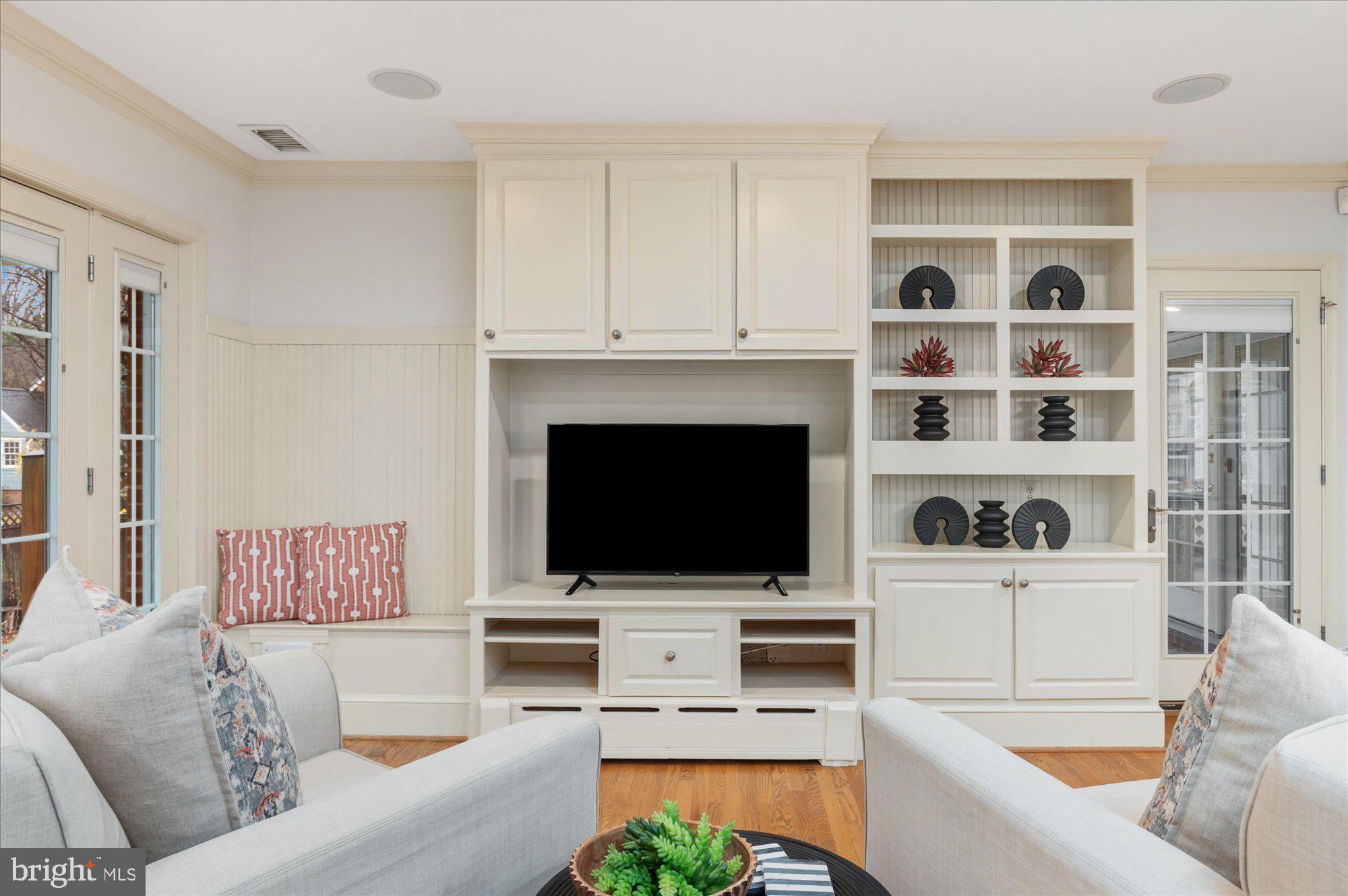 1503 N JEFFERSON STREET