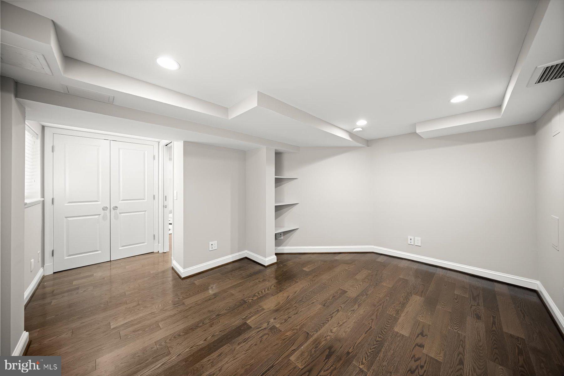 2525 N FLORIDA STREET