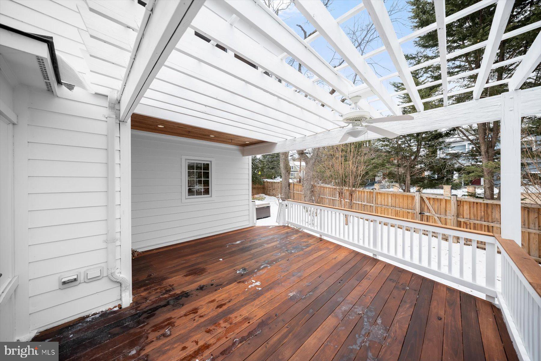 2525 N FLORIDA STREET