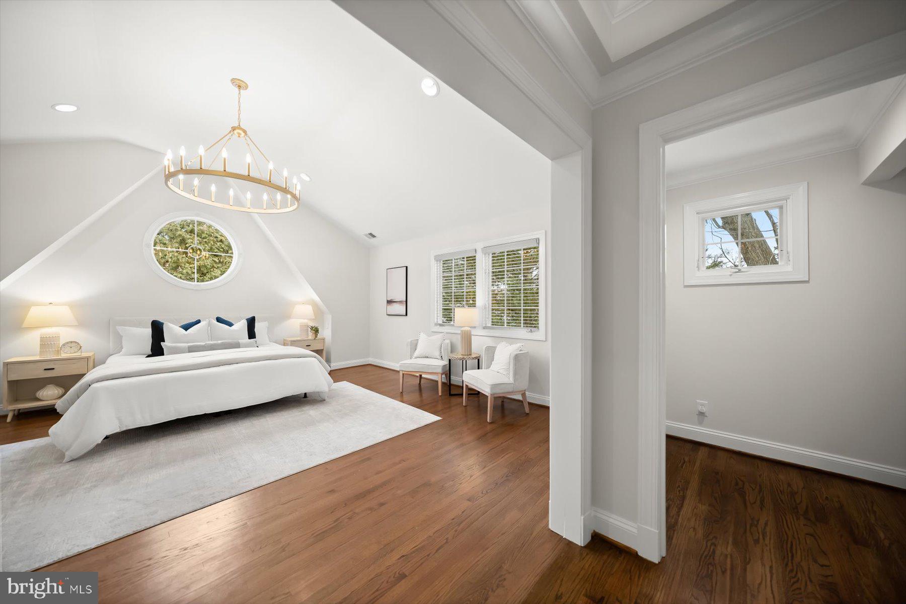 2525 N FLORIDA STREET