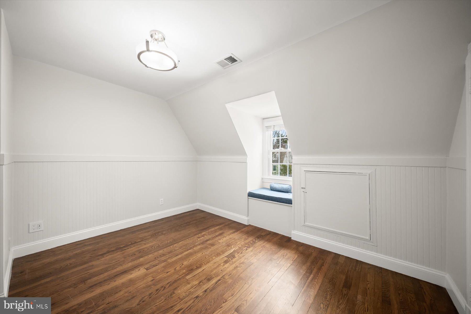 2525 N FLORIDA STREET