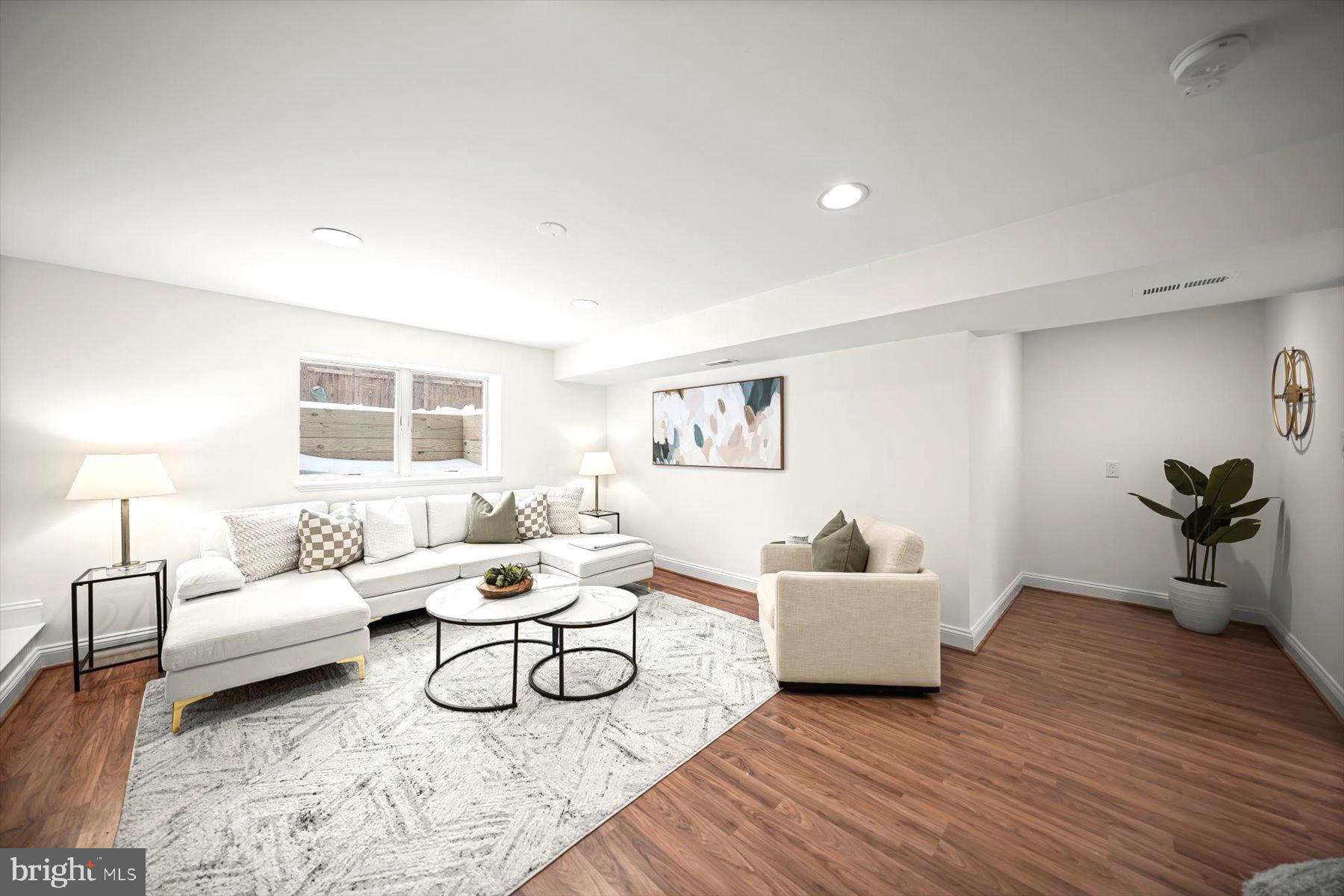 2525 N FLORIDA STREET