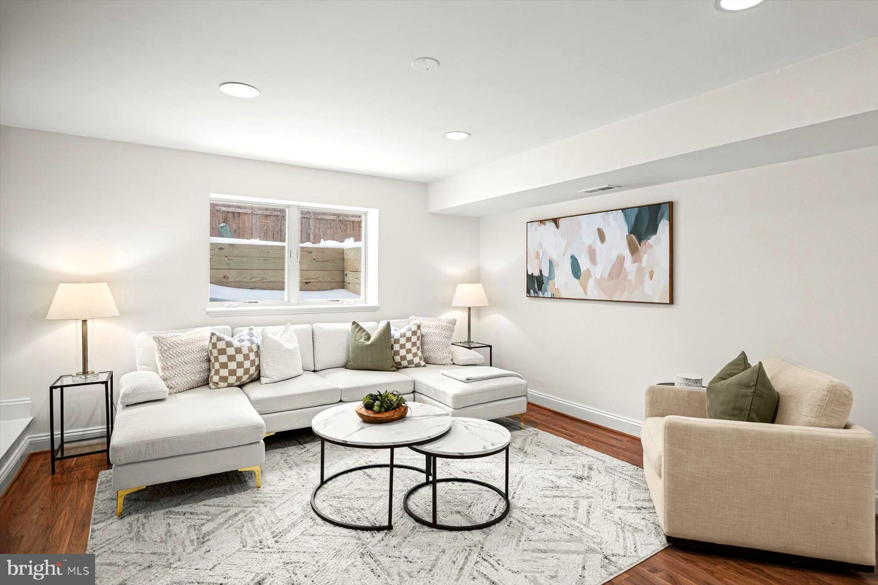 2525 N FLORIDA STREET