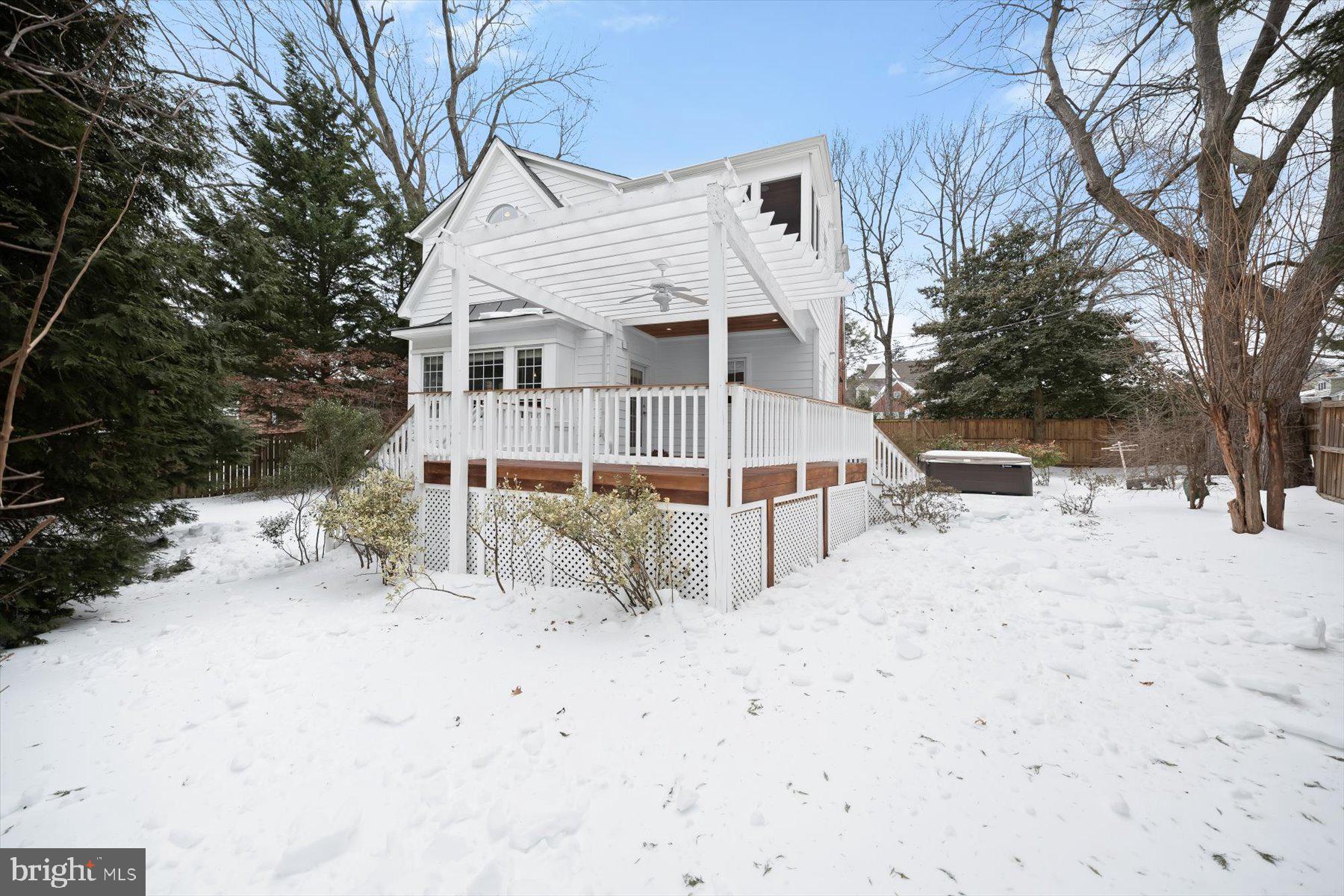 2525 N FLORIDA STREET