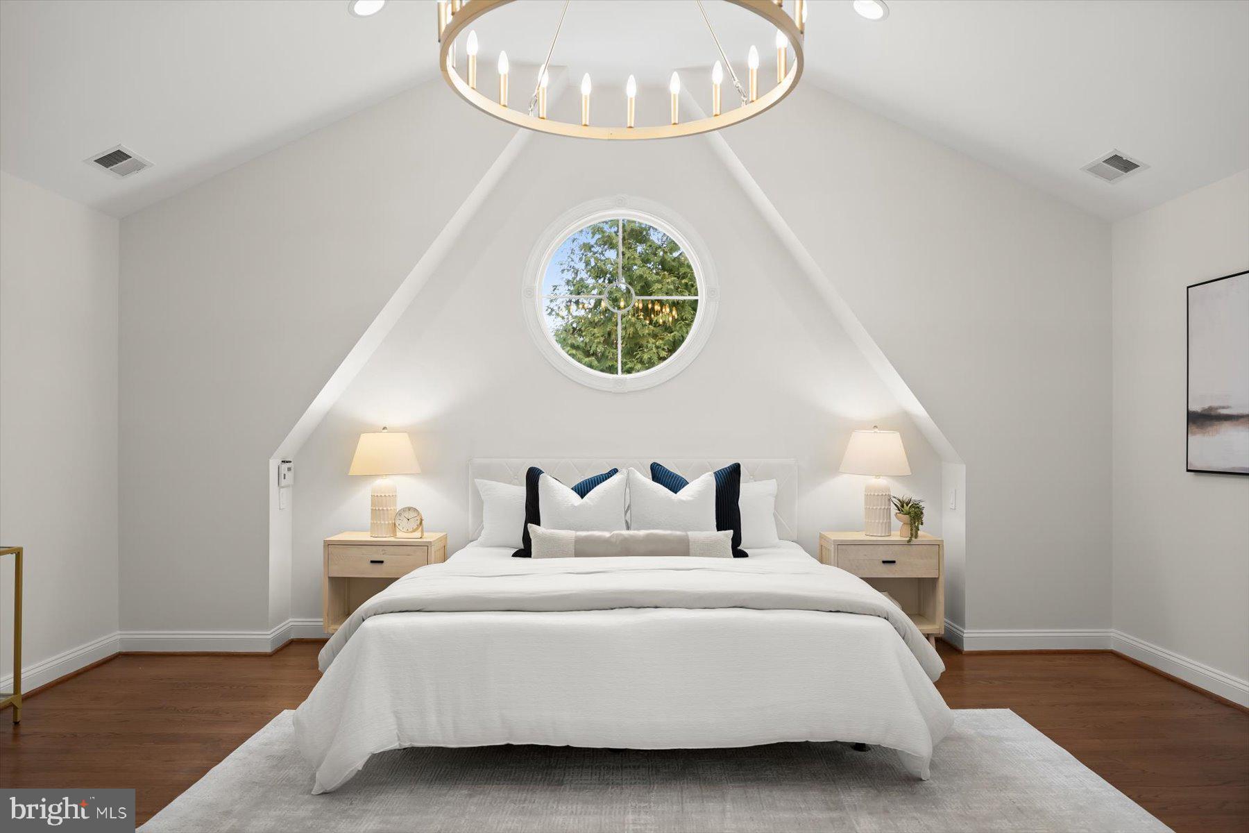 2525 N FLORIDA STREET