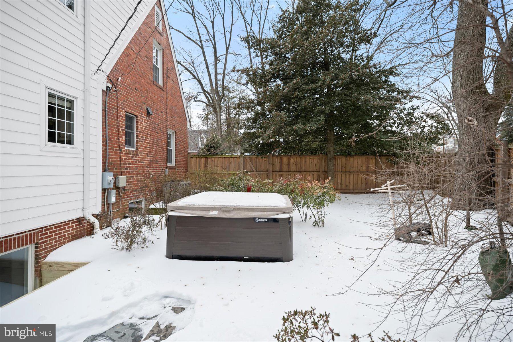 2525 N FLORIDA STREET