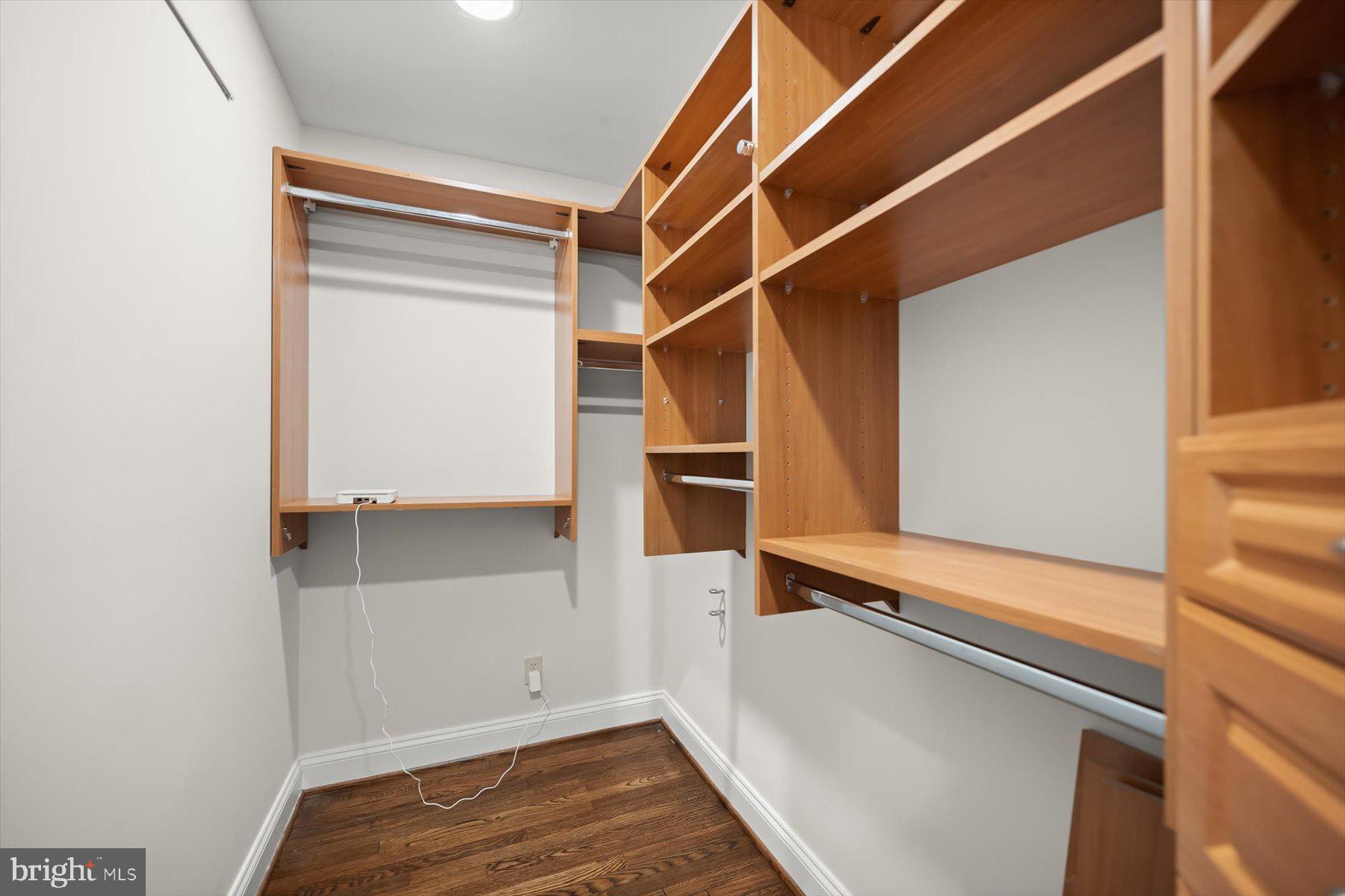 2525 N FLORIDA STREET