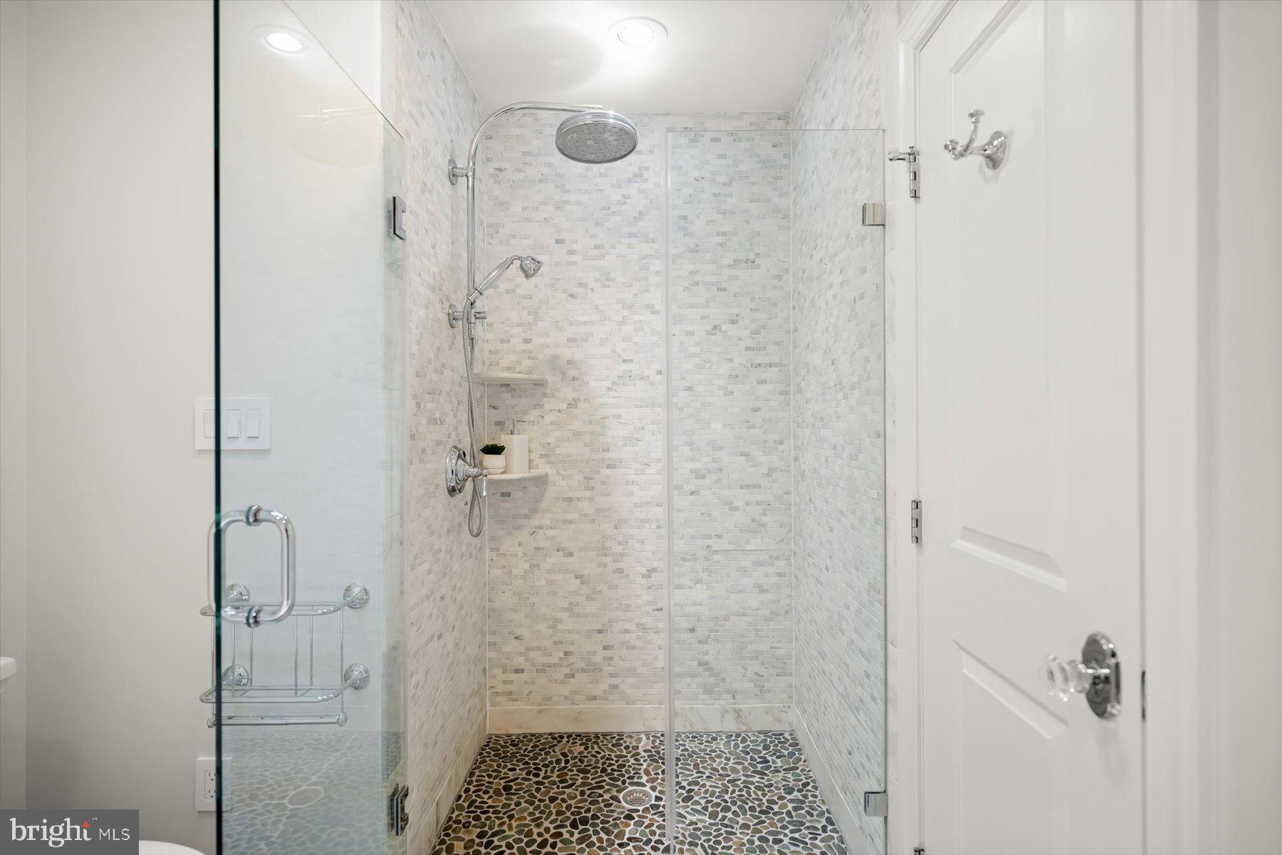 2525 N FLORIDA STREET