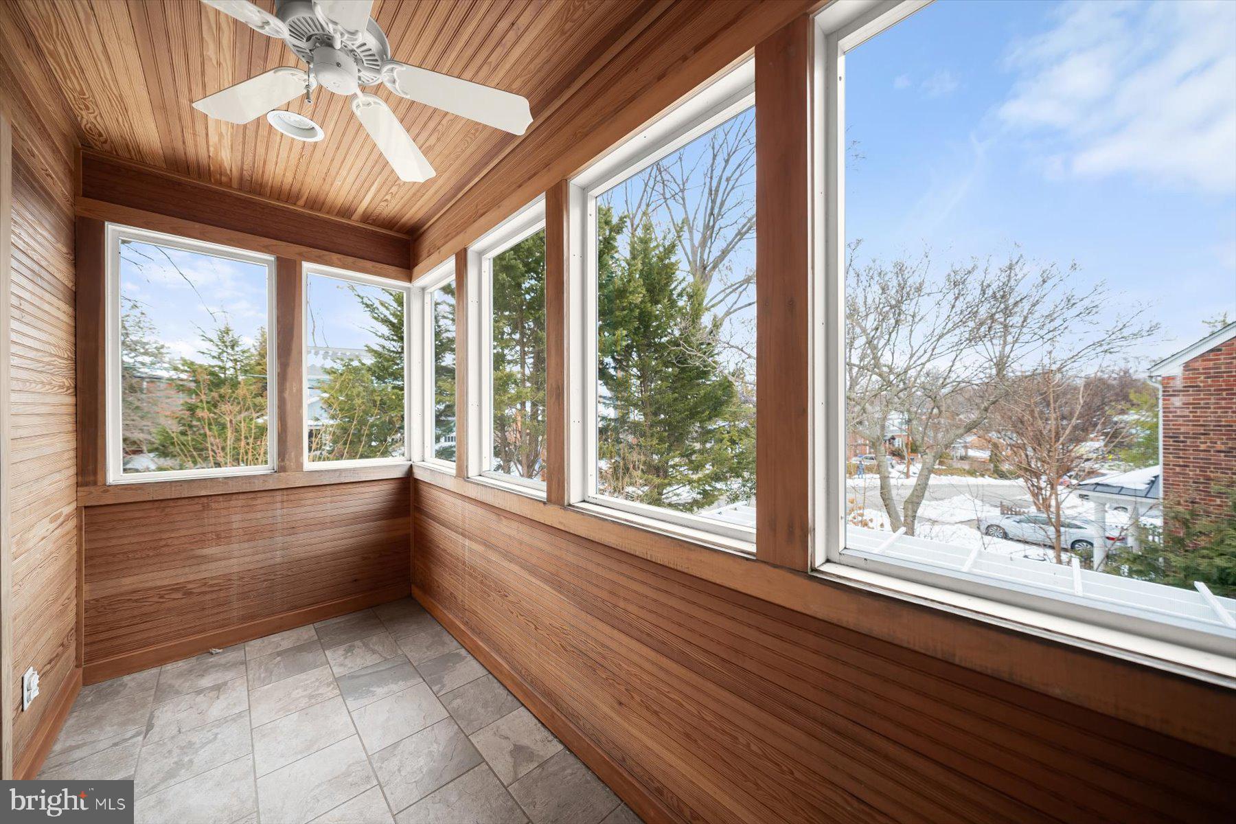 2525 N FLORIDA STREET