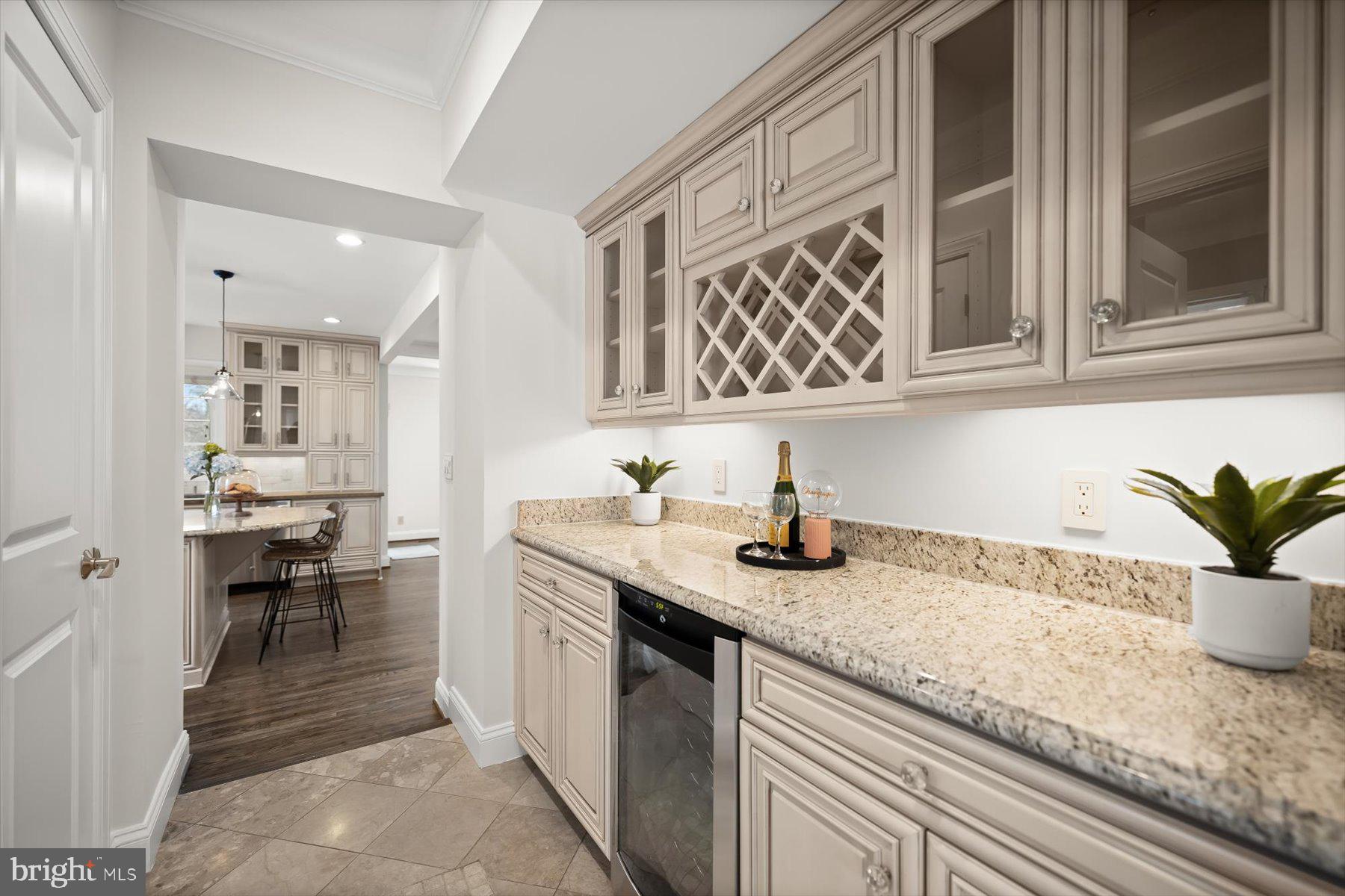 2525 N FLORIDA STREET