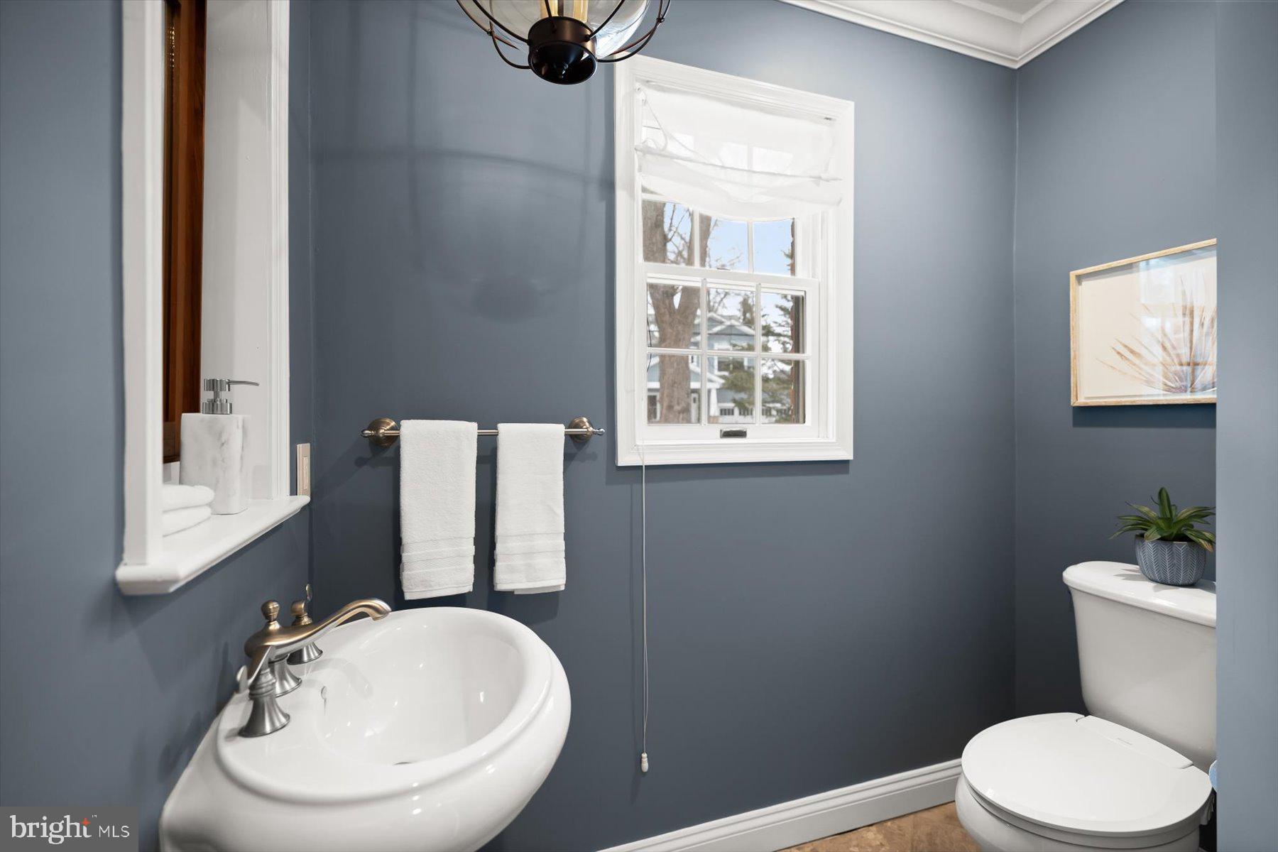 2525 N FLORIDA STREET