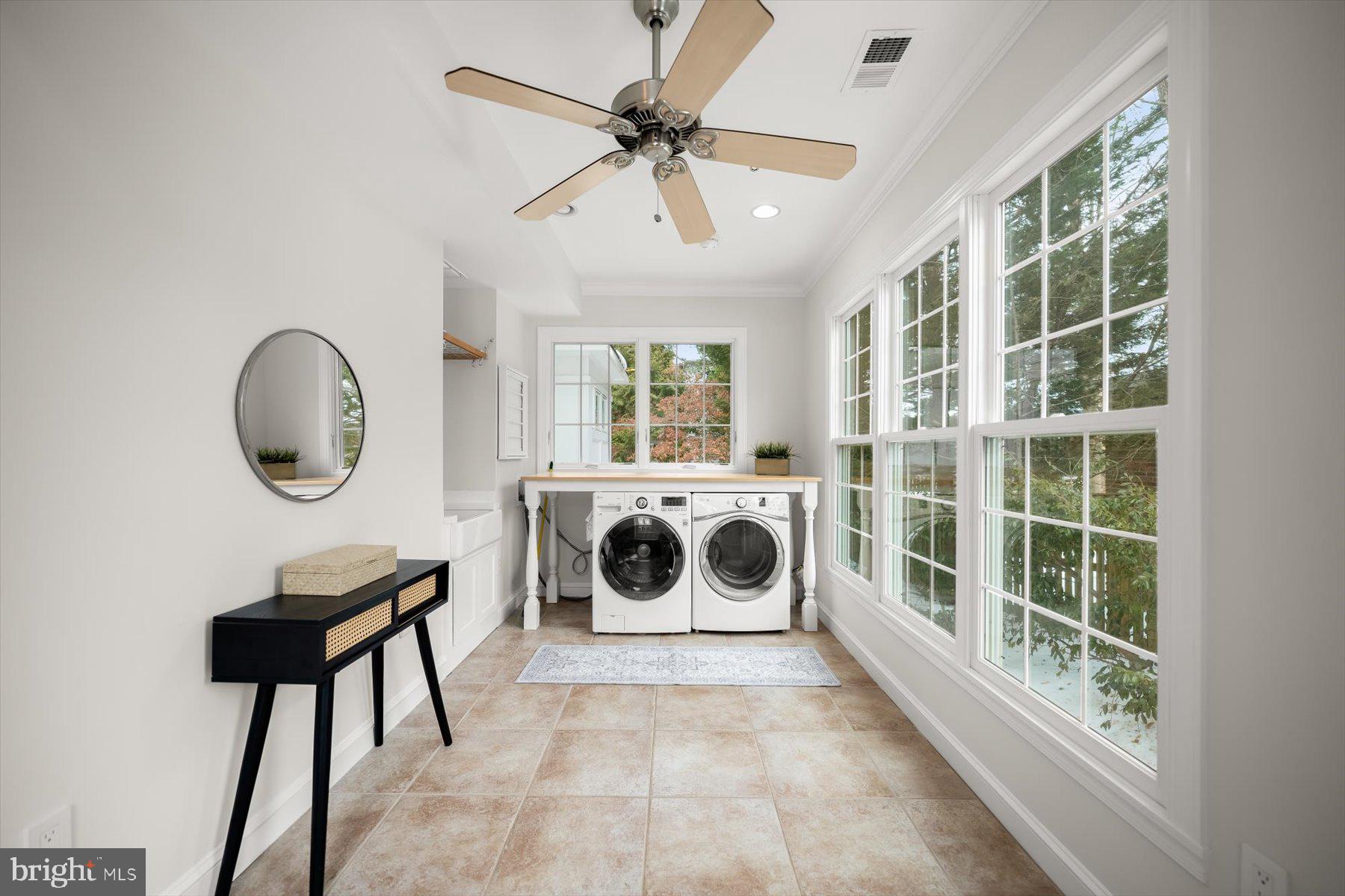 2525 N FLORIDA STREET