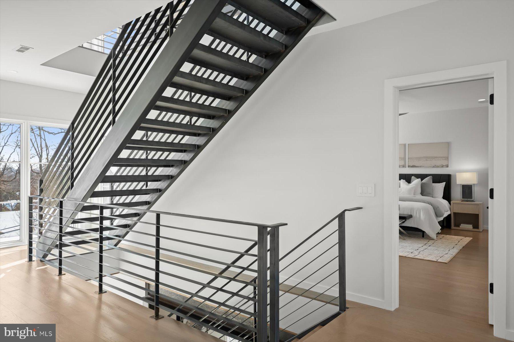 2318 N RICHMOND STREET