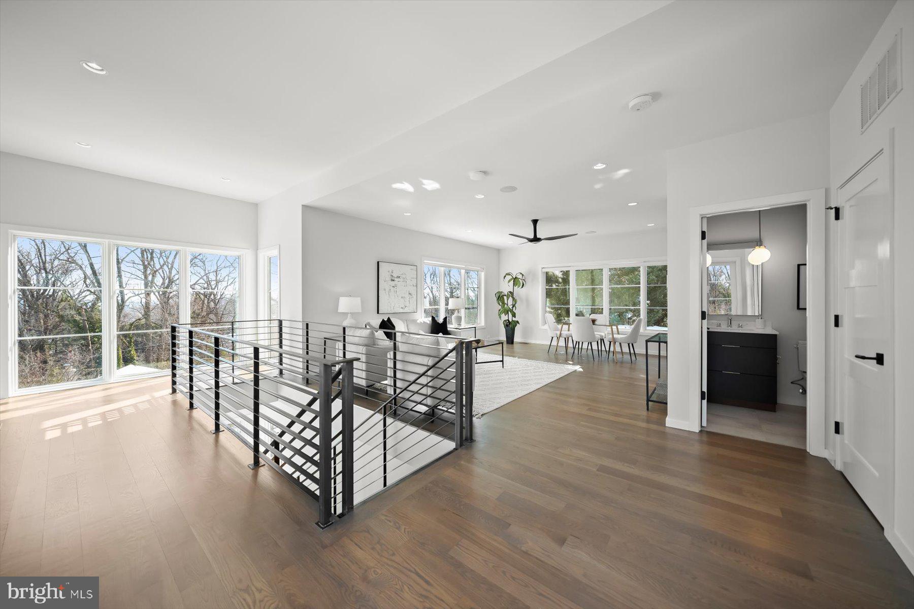 2318 N RICHMOND STREET