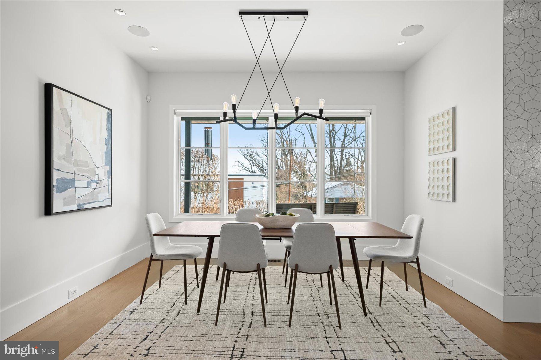 2318 N RICHMOND STREET