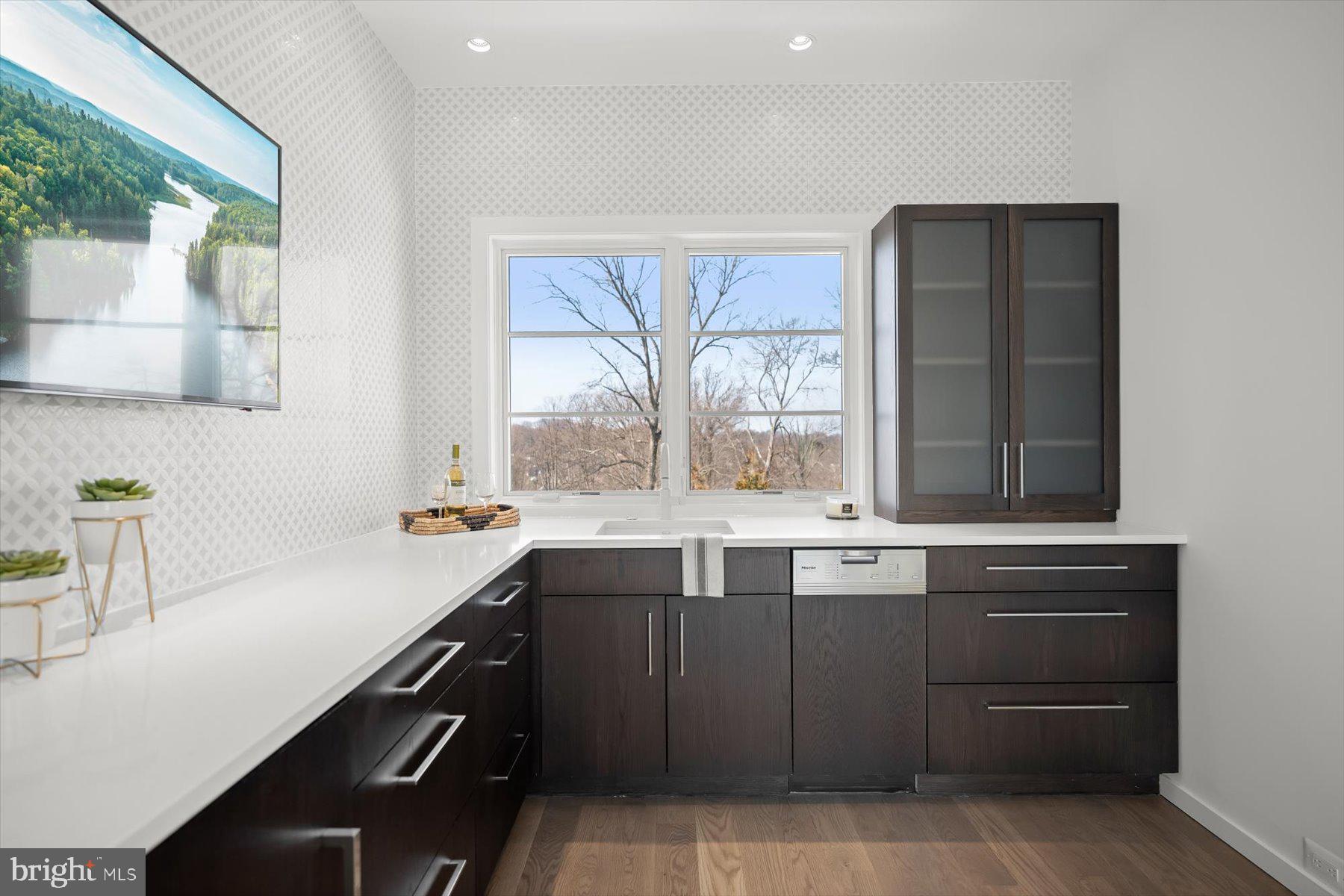 2318 N RICHMOND STREET