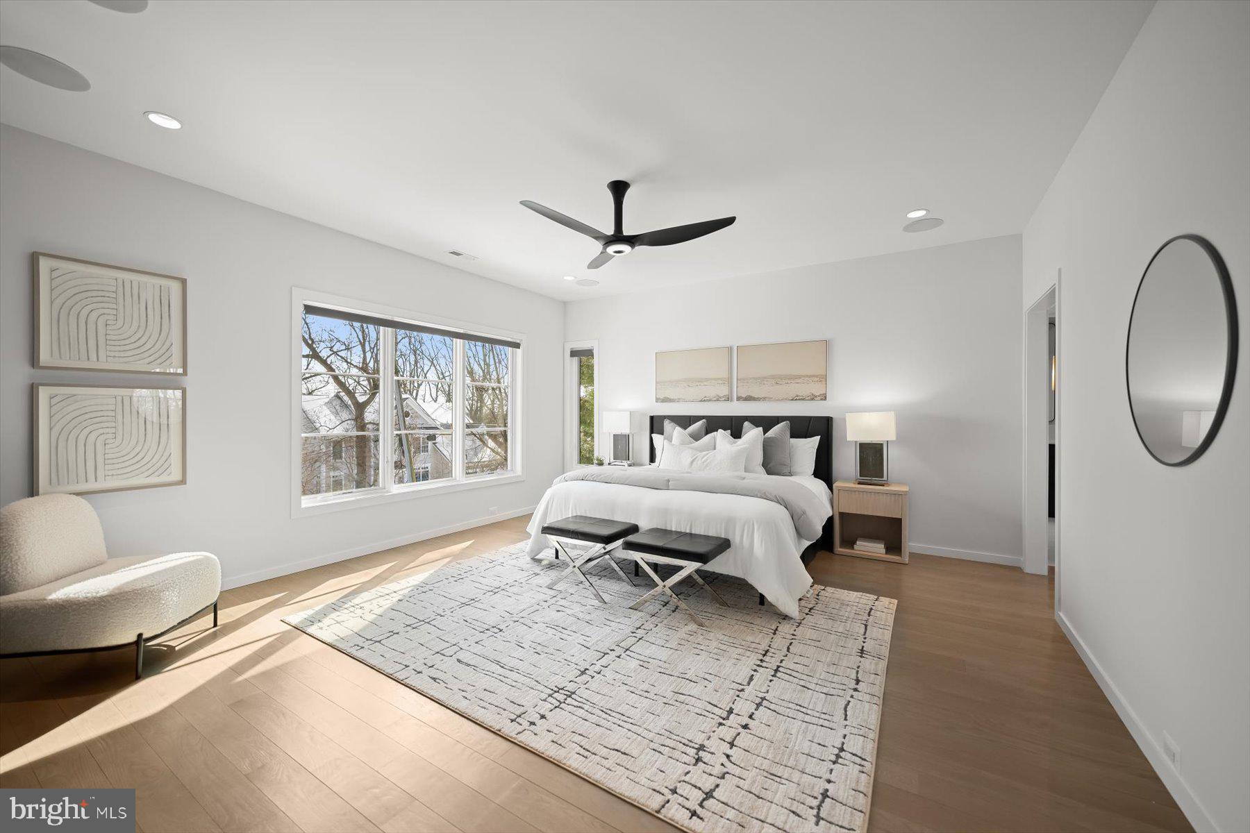 2318 N RICHMOND STREET