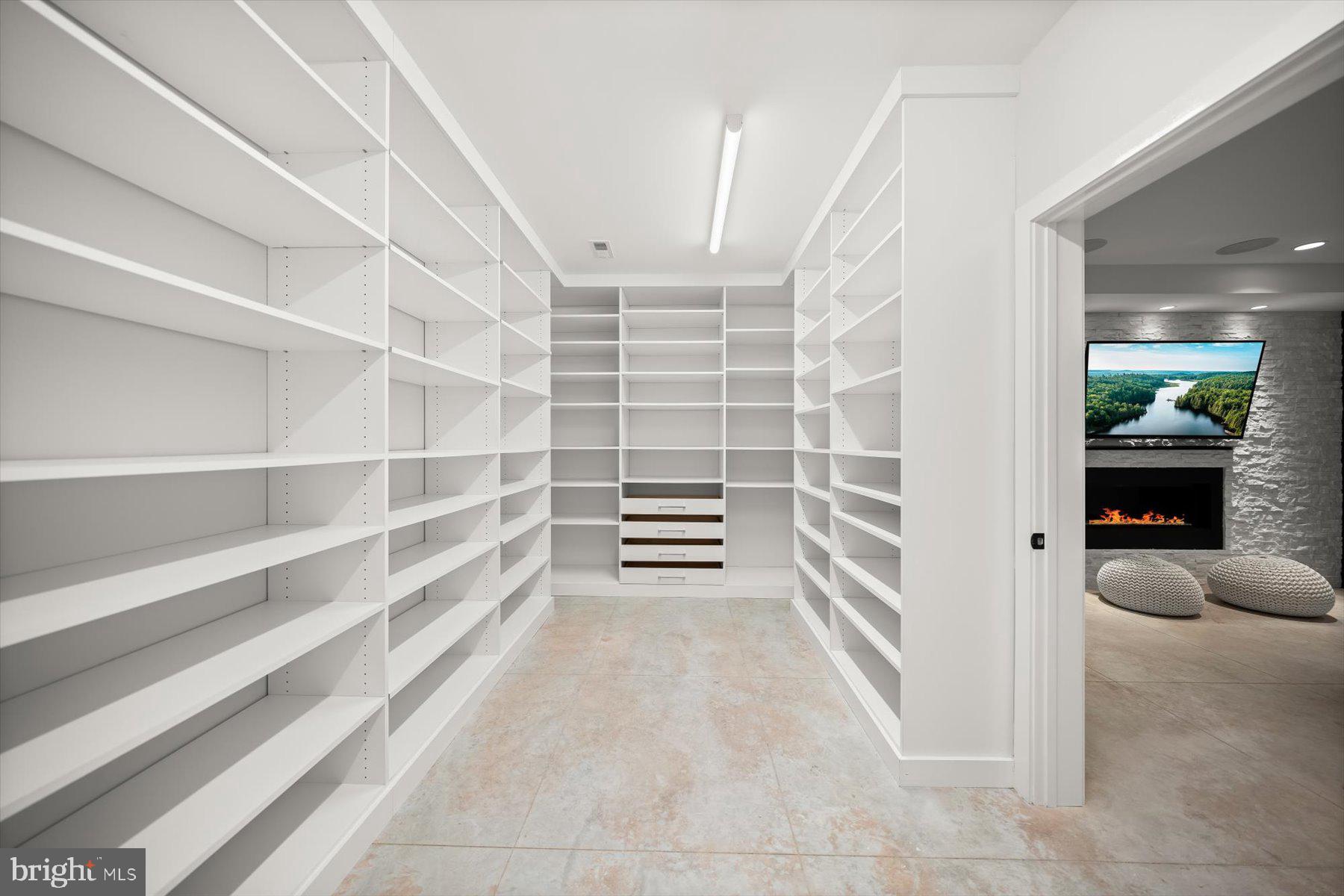 2318 N RICHMOND STREET