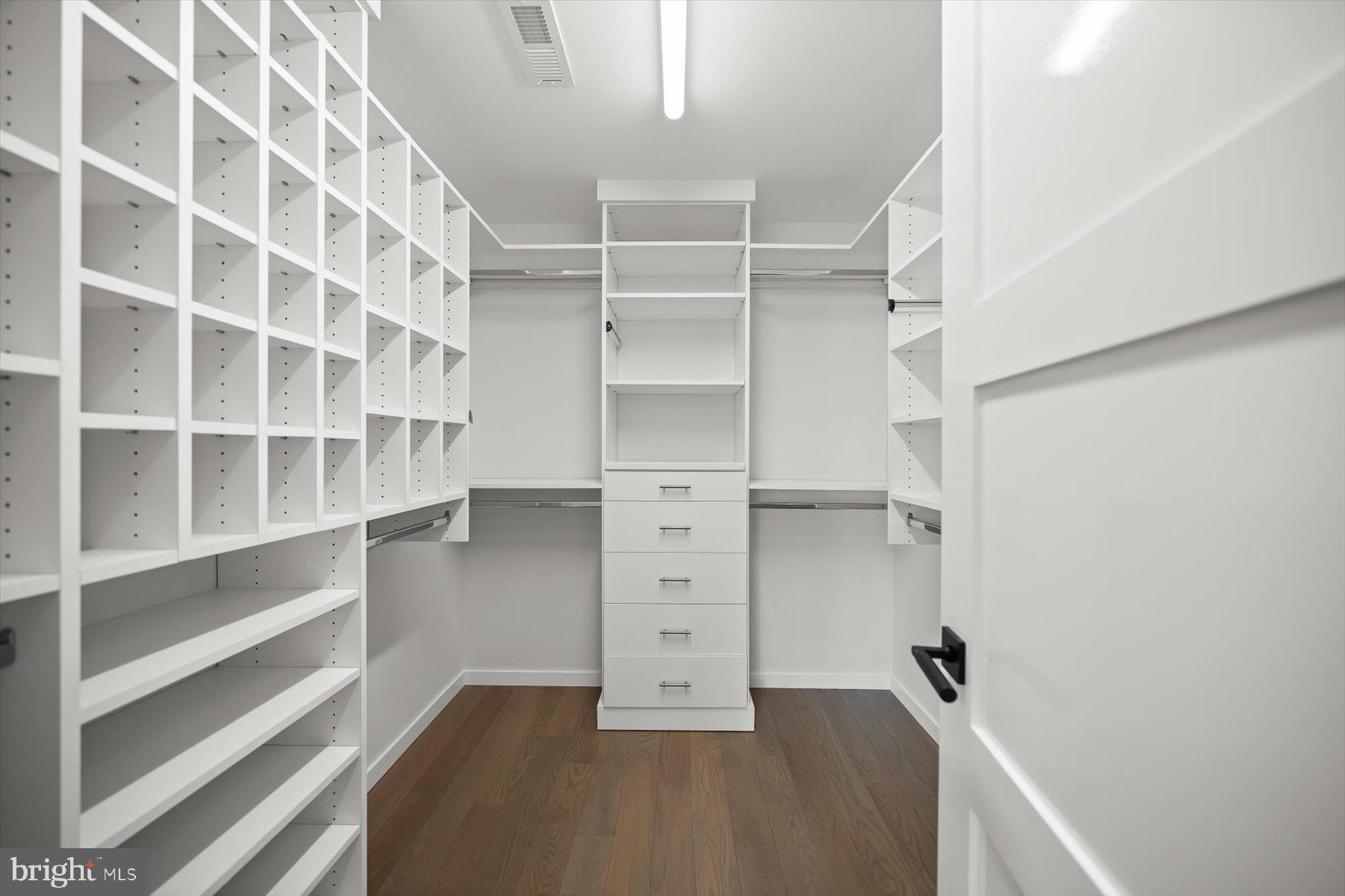 2318 N RICHMOND STREET