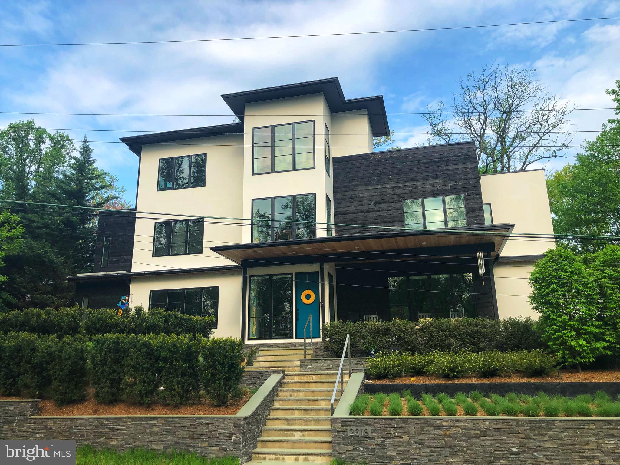 2318 N RICHMOND STREET