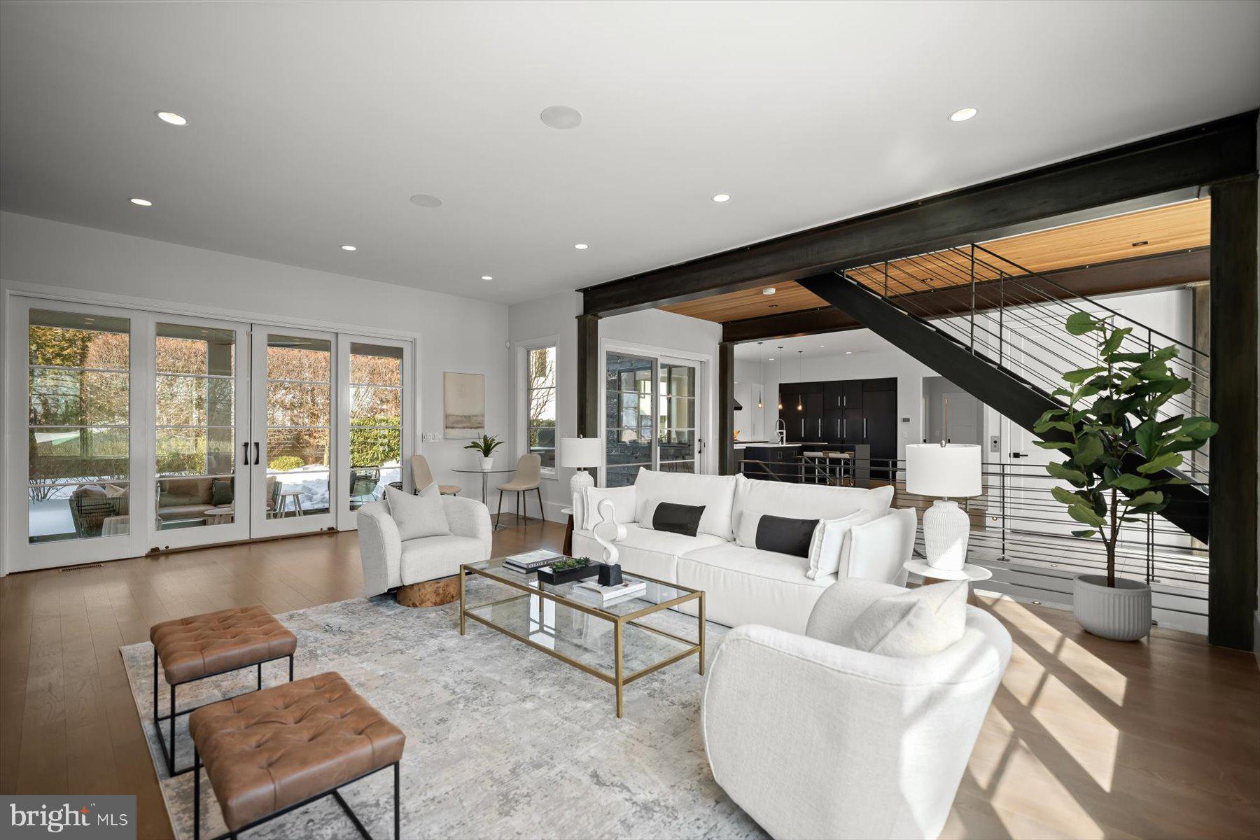 2318 N RICHMOND STREET