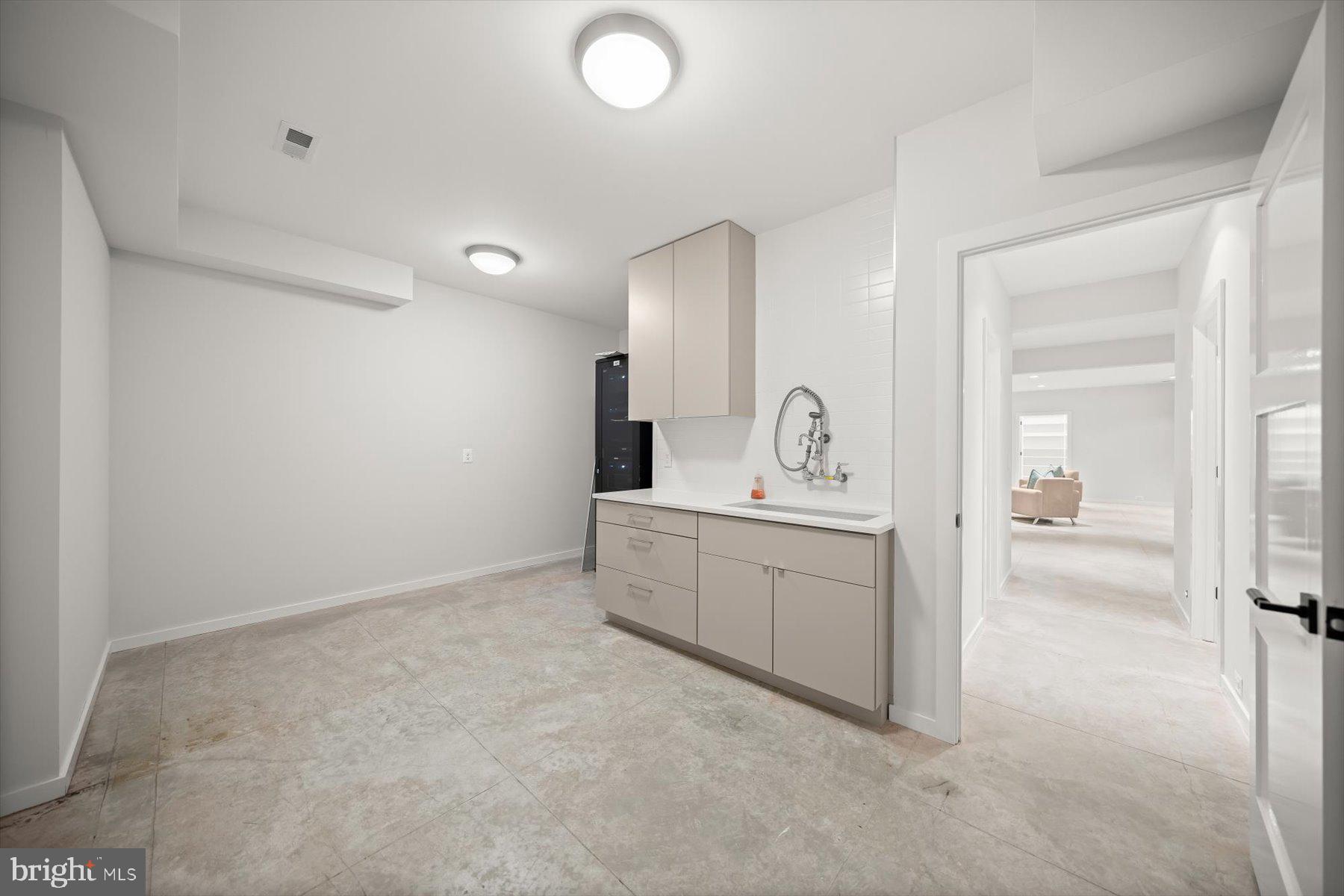 2318 N RICHMOND STREET