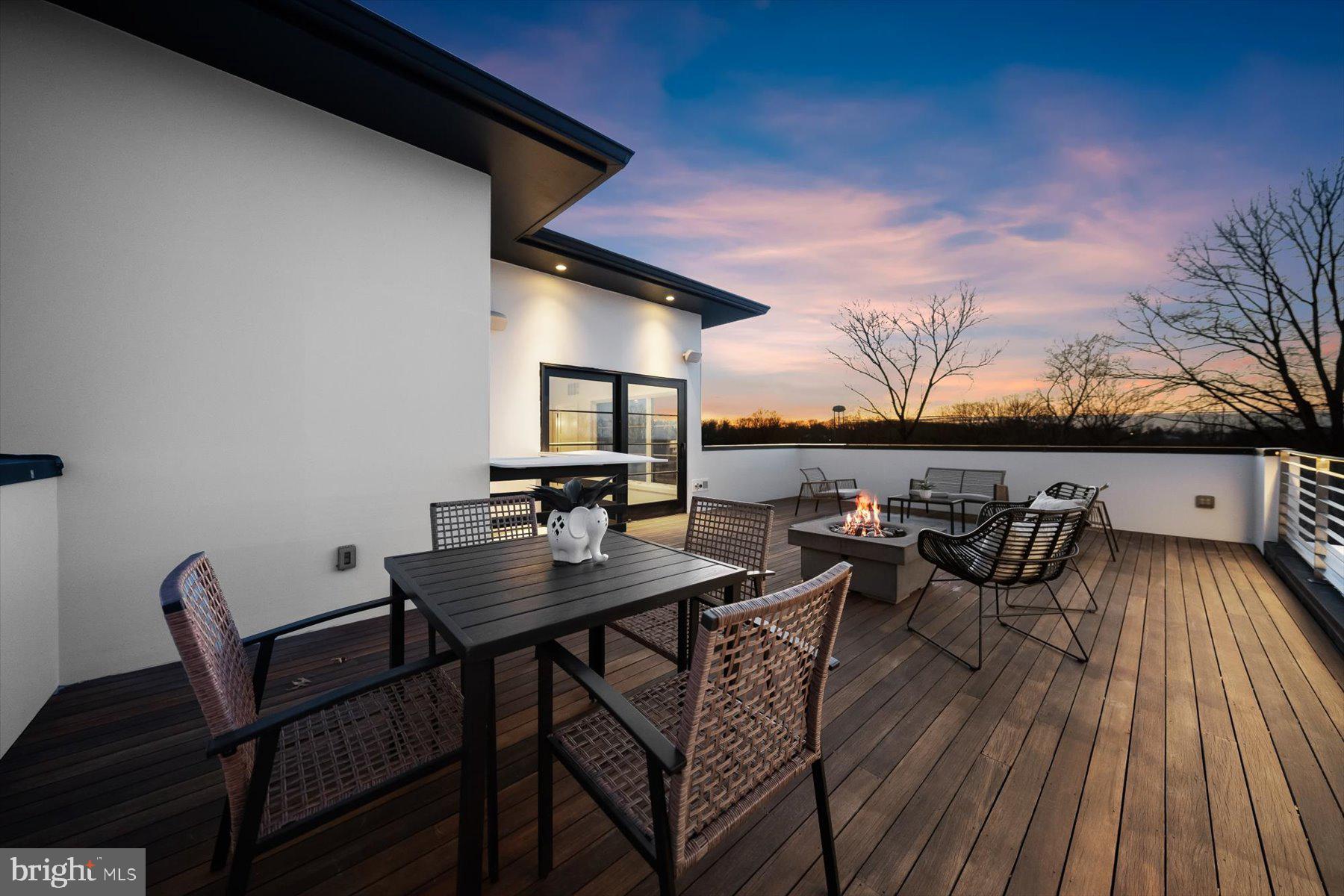 2318 N RICHMOND STREET