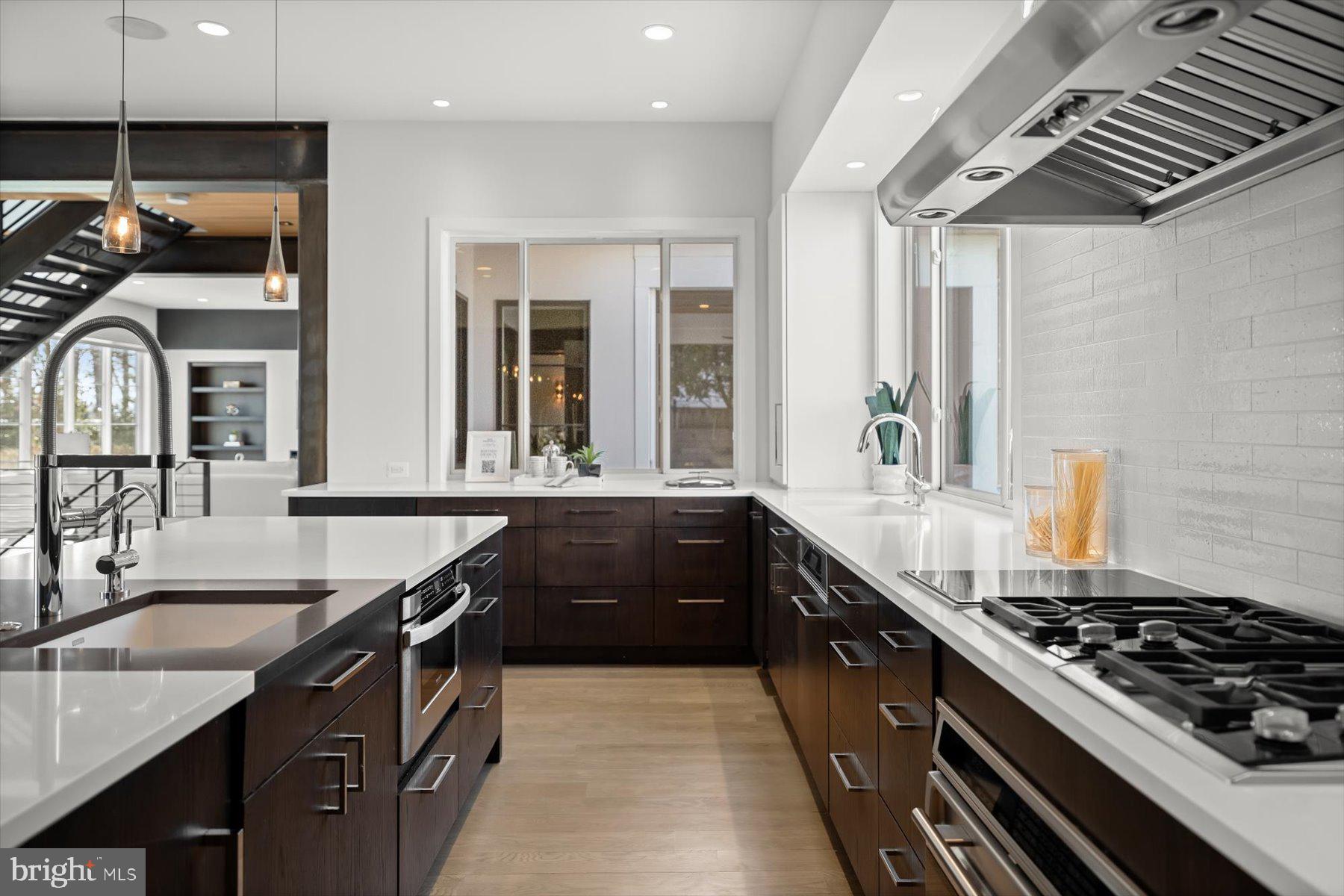 2318 N RICHMOND STREET