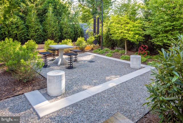 2318 N RICHMOND STREET