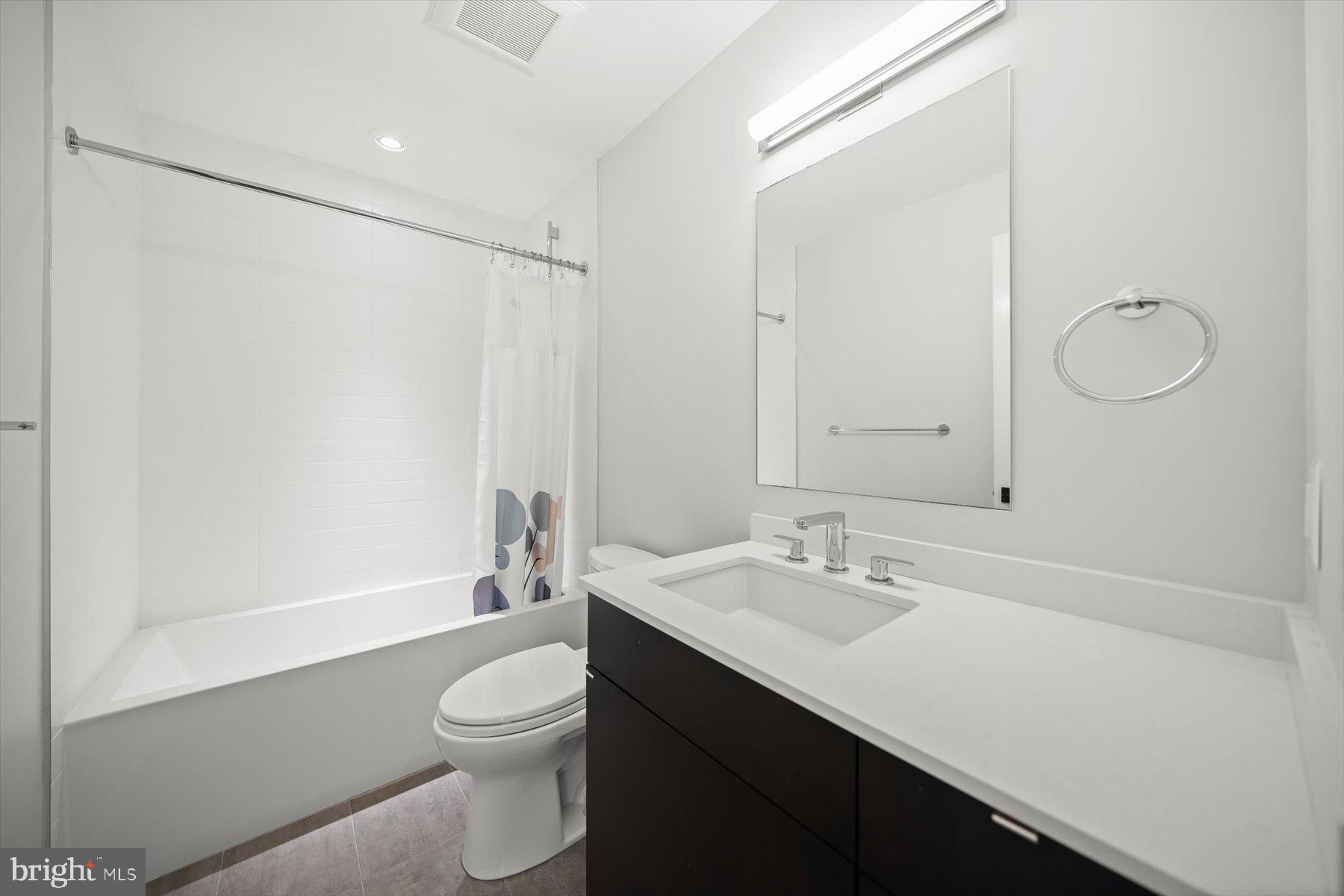 2318 N RICHMOND STREET