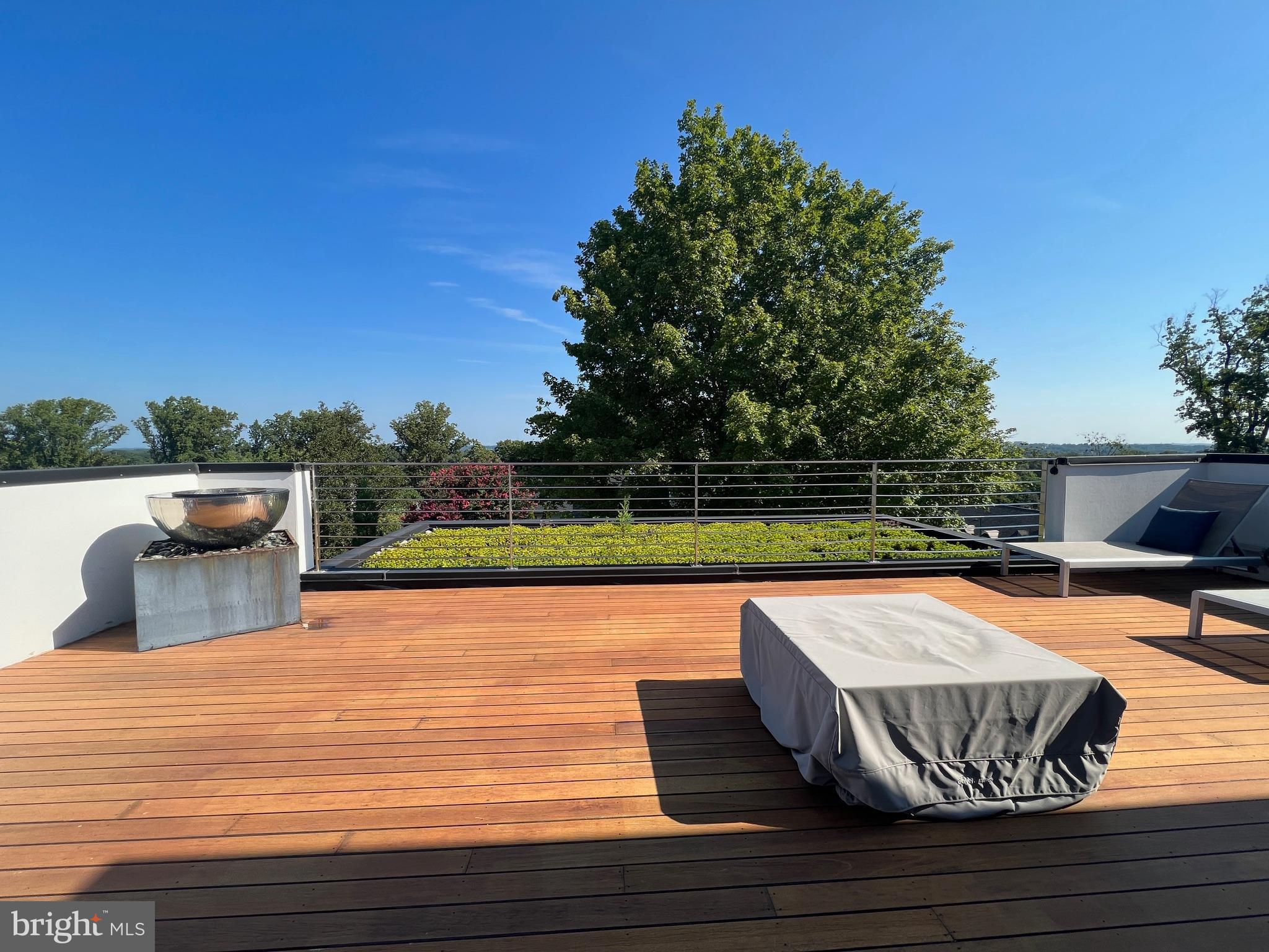 2318 N RICHMOND STREET