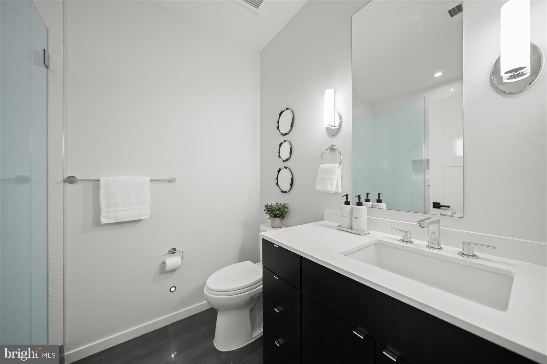 2318 N RICHMOND STREET