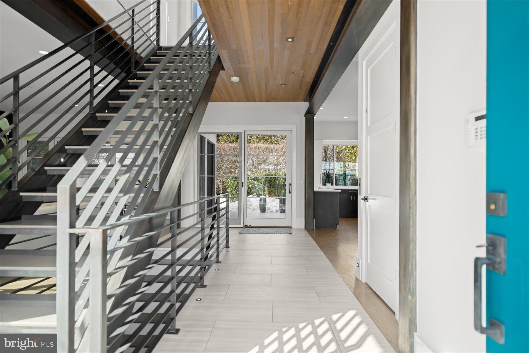 2318 N RICHMOND STREET