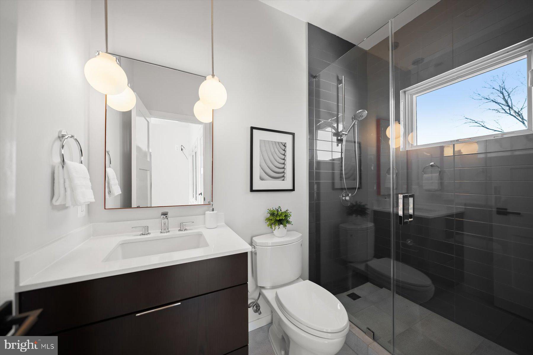 2318 N RICHMOND STREET