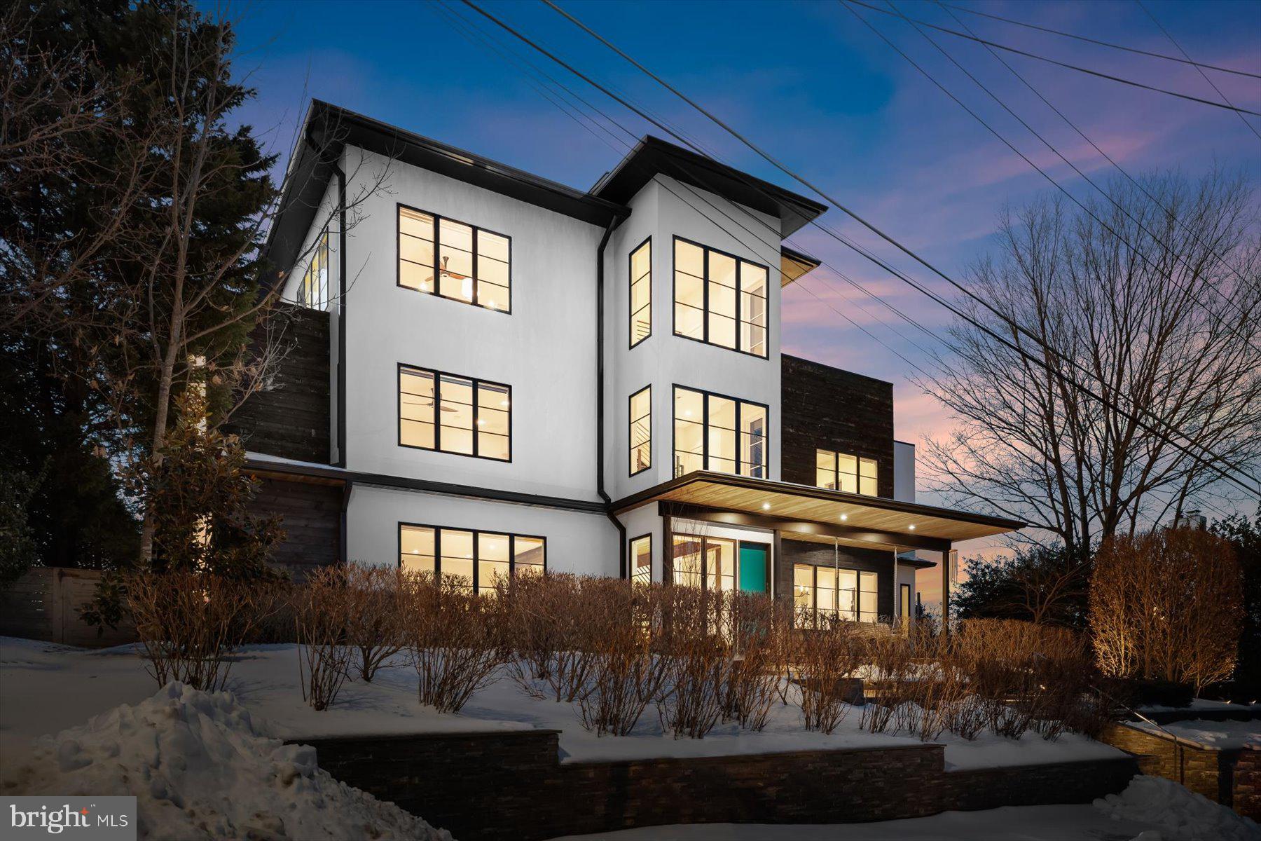 2318 N RICHMOND STREET