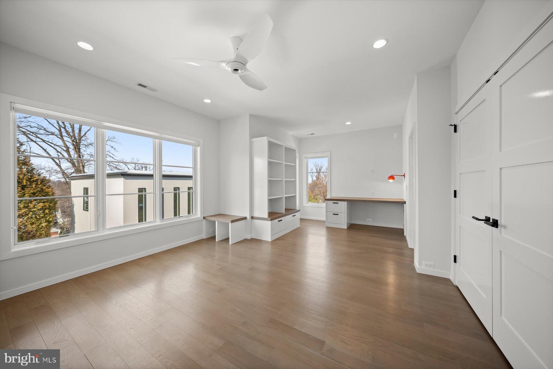 2318 N RICHMOND STREET