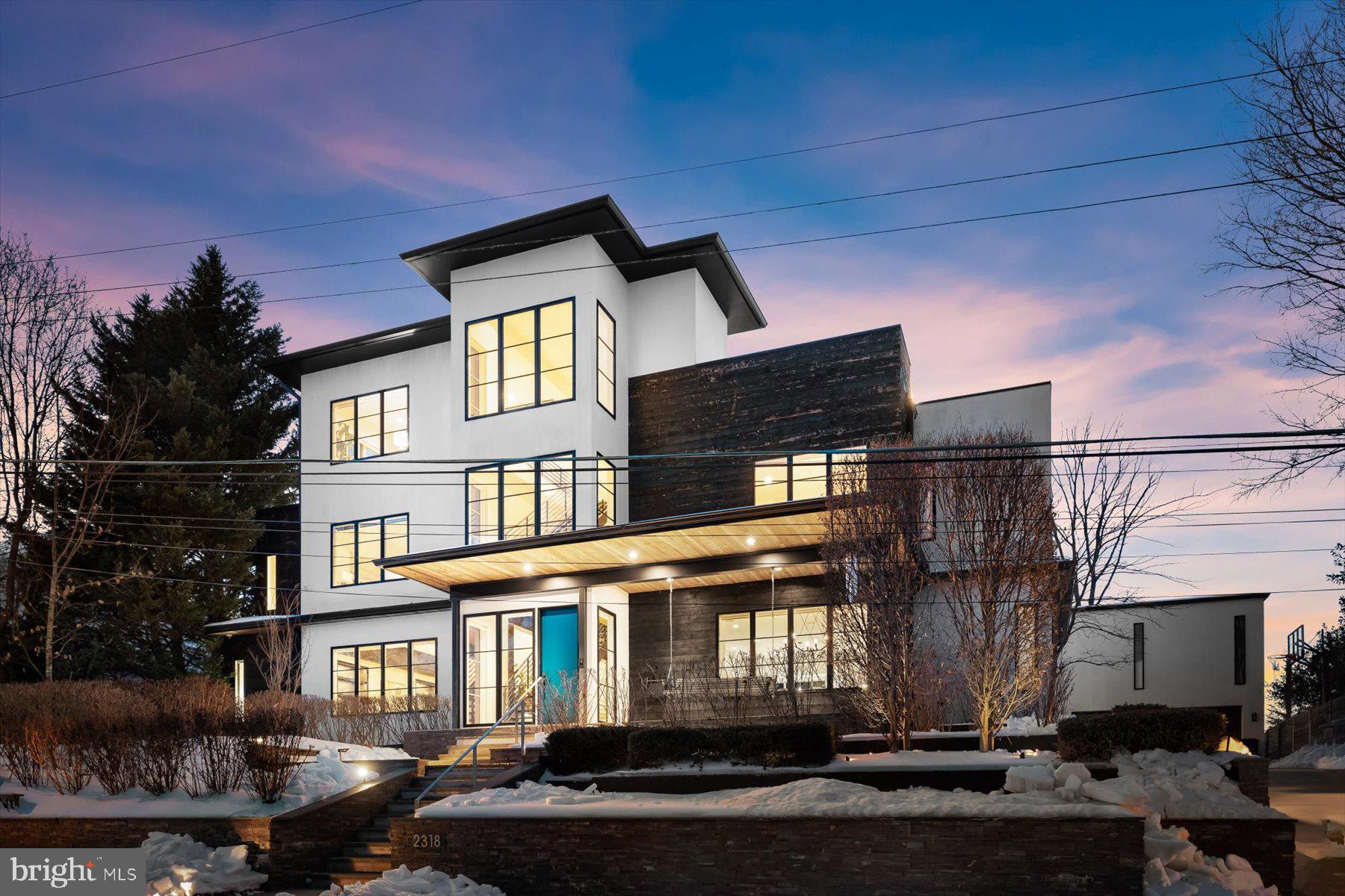 2318 N RICHMOND STREET