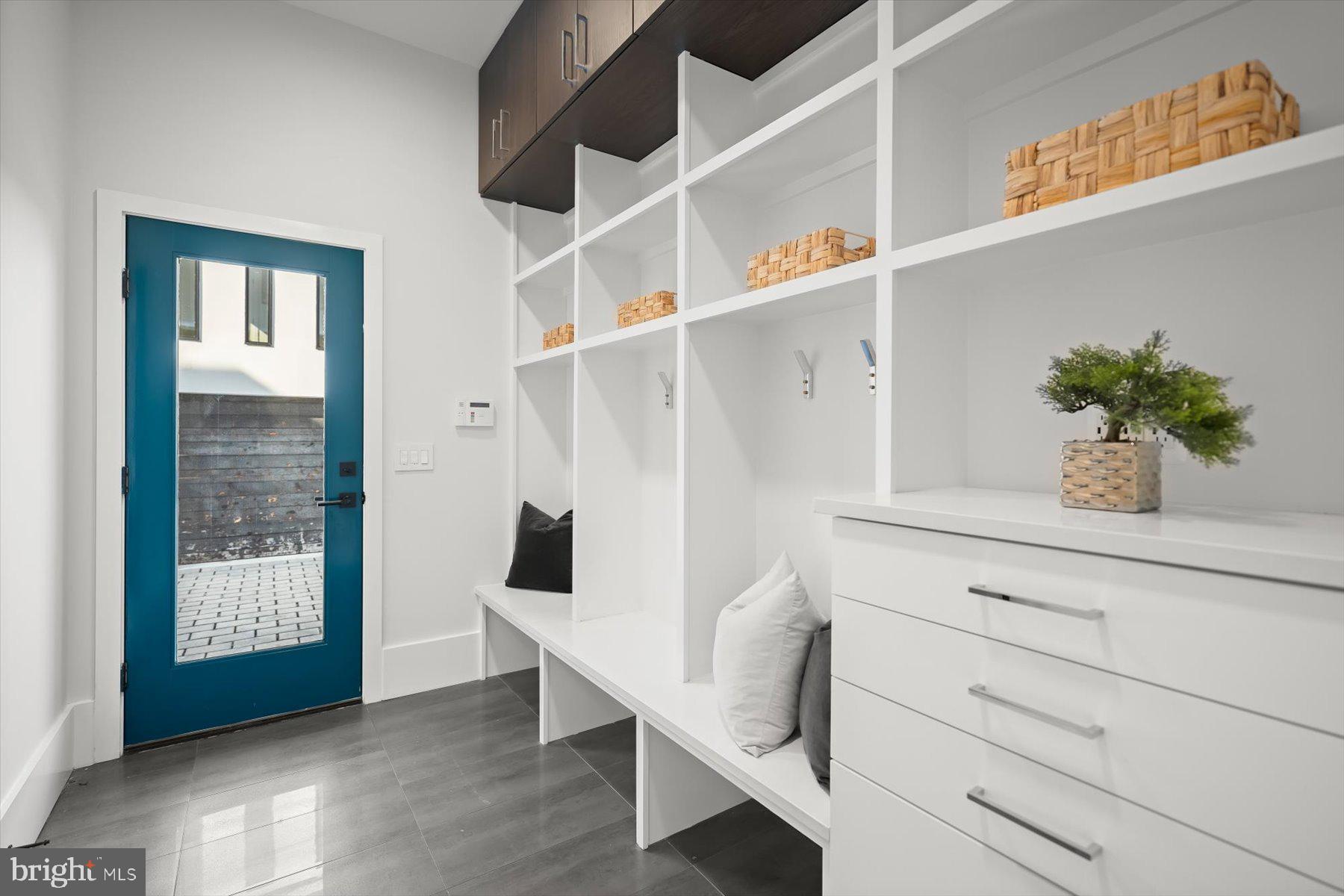 2318 N RICHMOND STREET