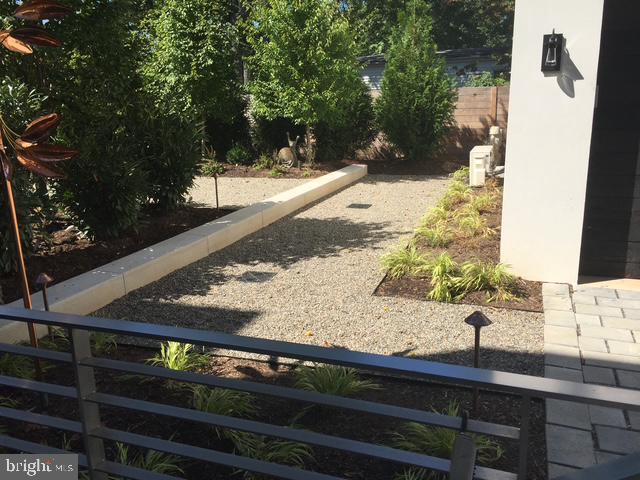 2318 N RICHMOND STREET